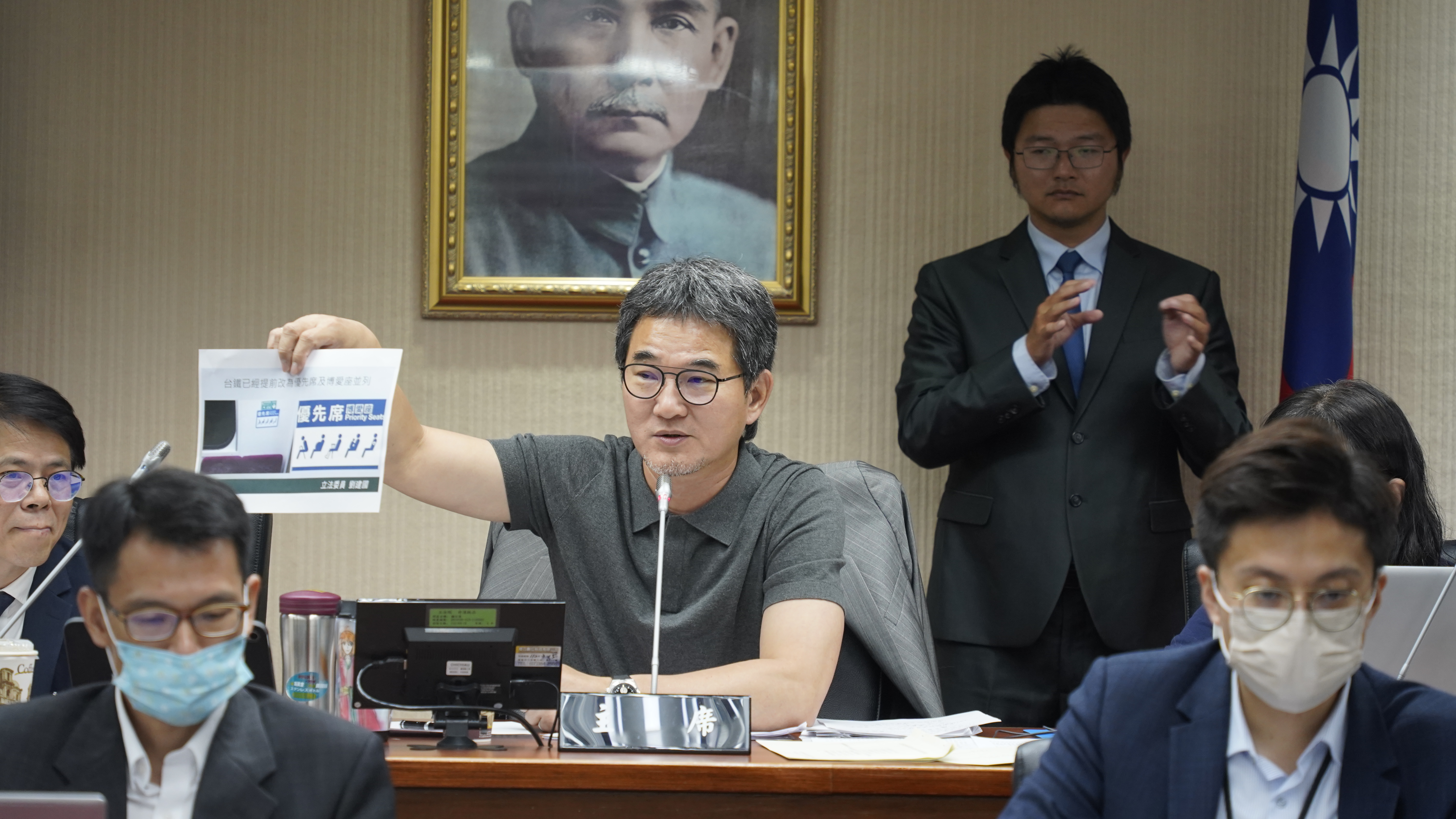立委劉建國排案修法博愛座改名「優先席」。（劉建國辦公室提供）