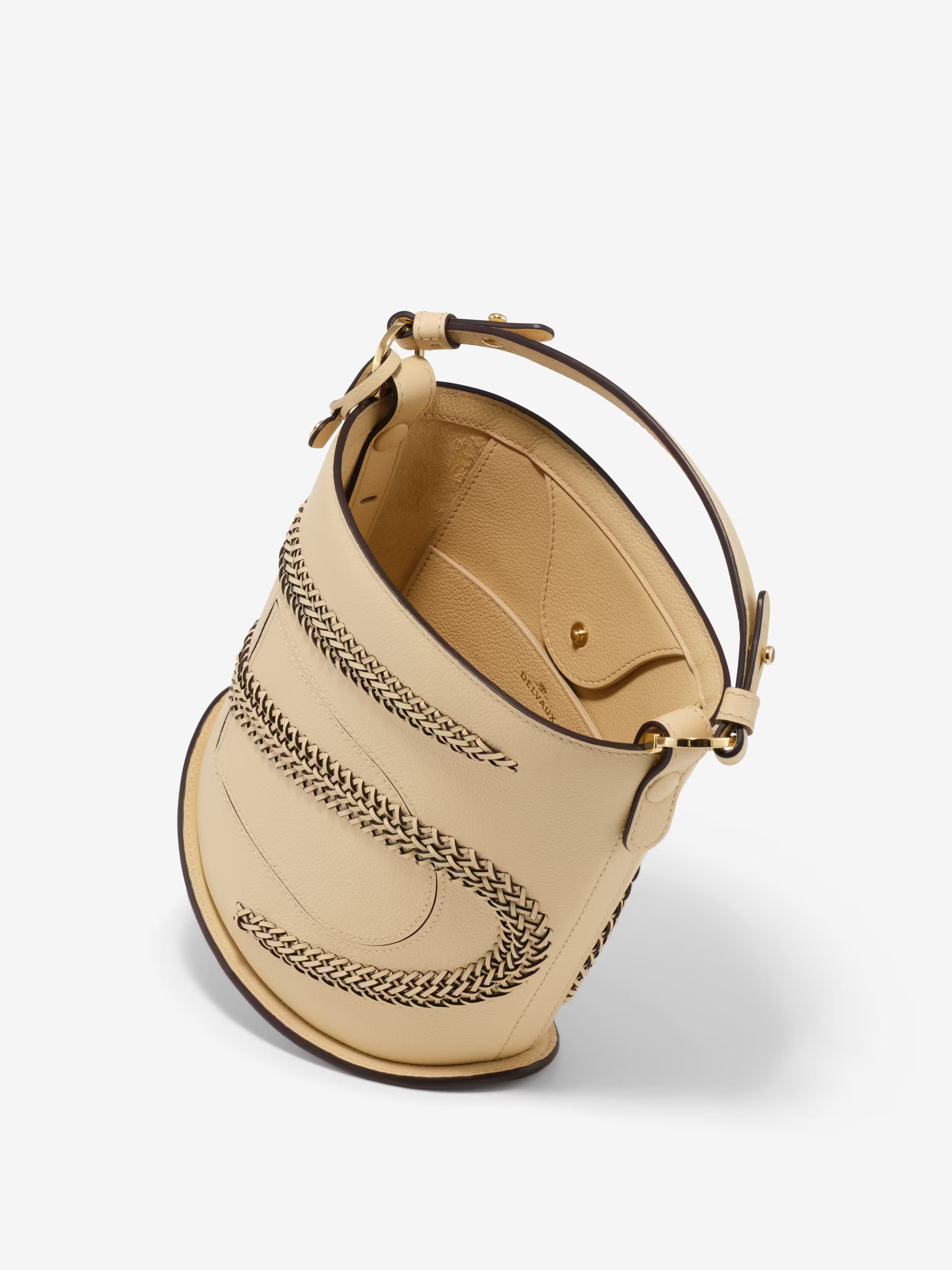 沙丘色Pin Mini Bucket。NT$127,500（美之心提供）