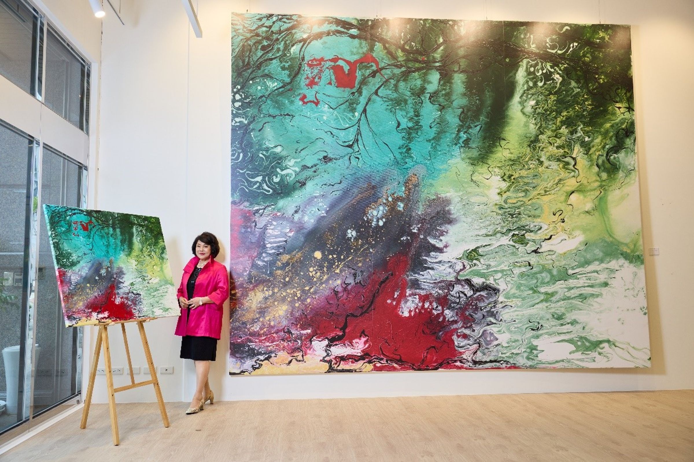 瞬間流展5/8首揭超巨幅畫作,謝麗美邀請大家到場共襄盛舉、以畫會友。