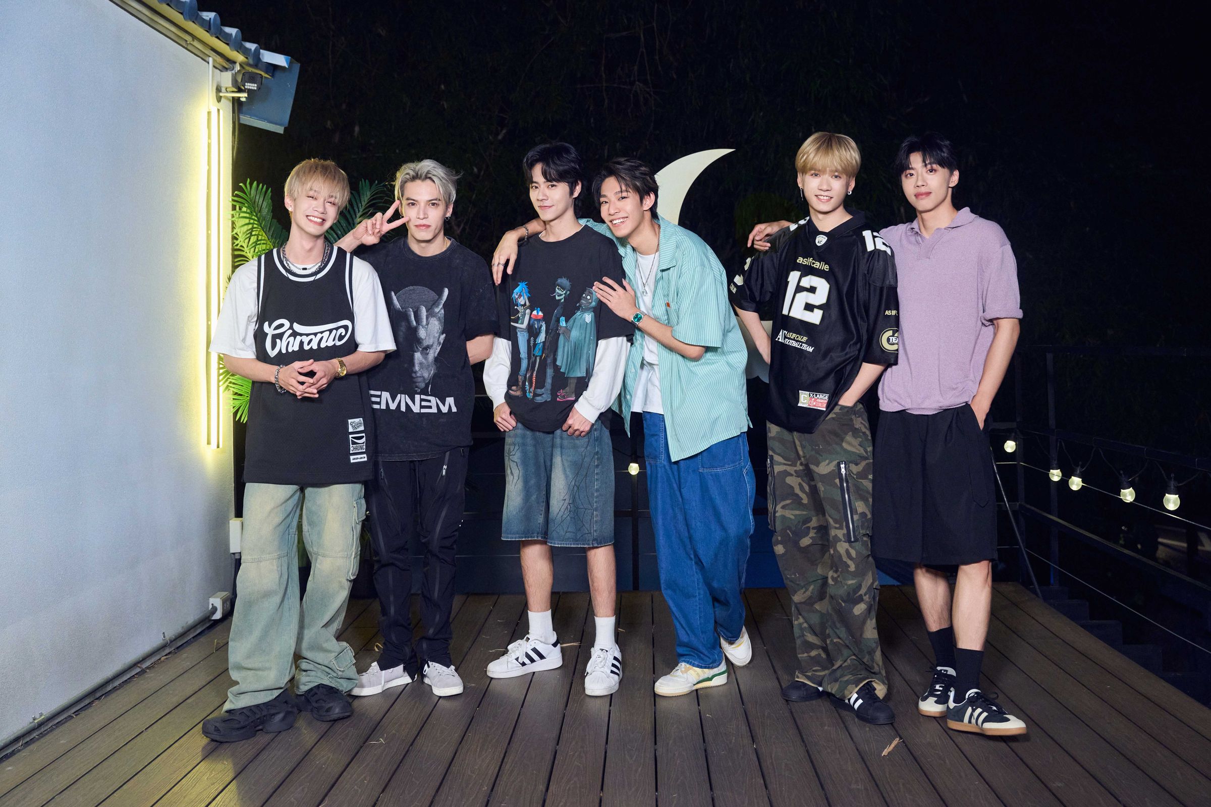 Ozone首張專輯《New Moon》9/13正式數位上架、全新主打歌〈一起看月彎彎〉MV 20:00正式上架。(索尼音樂提供)