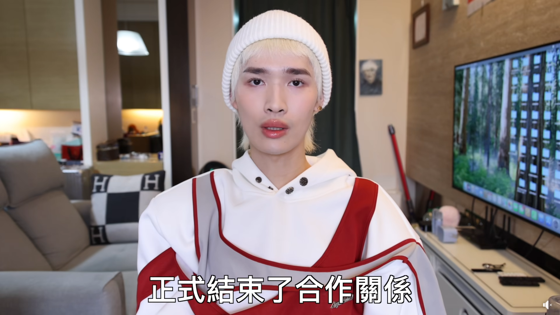 網紅鍾明軒公開宣布，與經紀公司提前解約。（翻攝鍾明軒臉書）