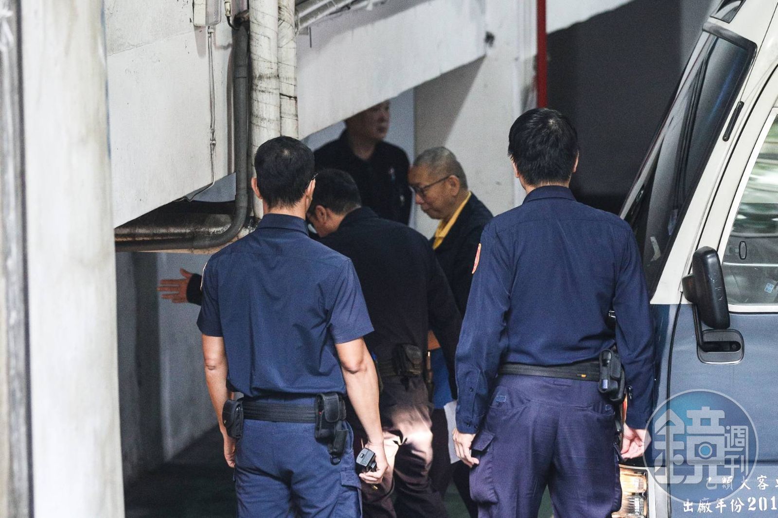 北檢今天上午再次提訊柯文哲時,被拍到已剃成「光頭」。
