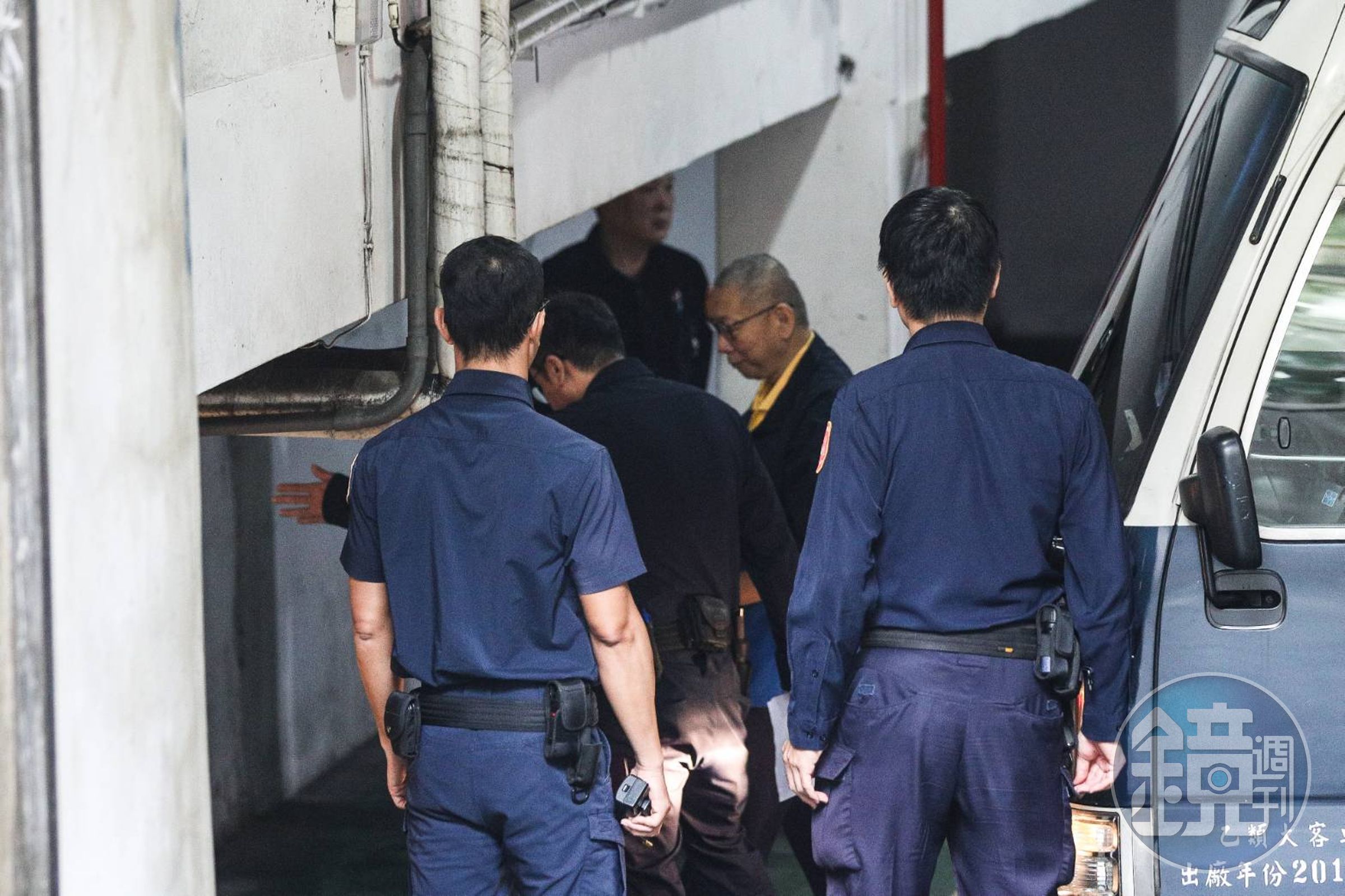北檢今天上午再次提訊柯文哲時,被拍到已剃成「光頭」。