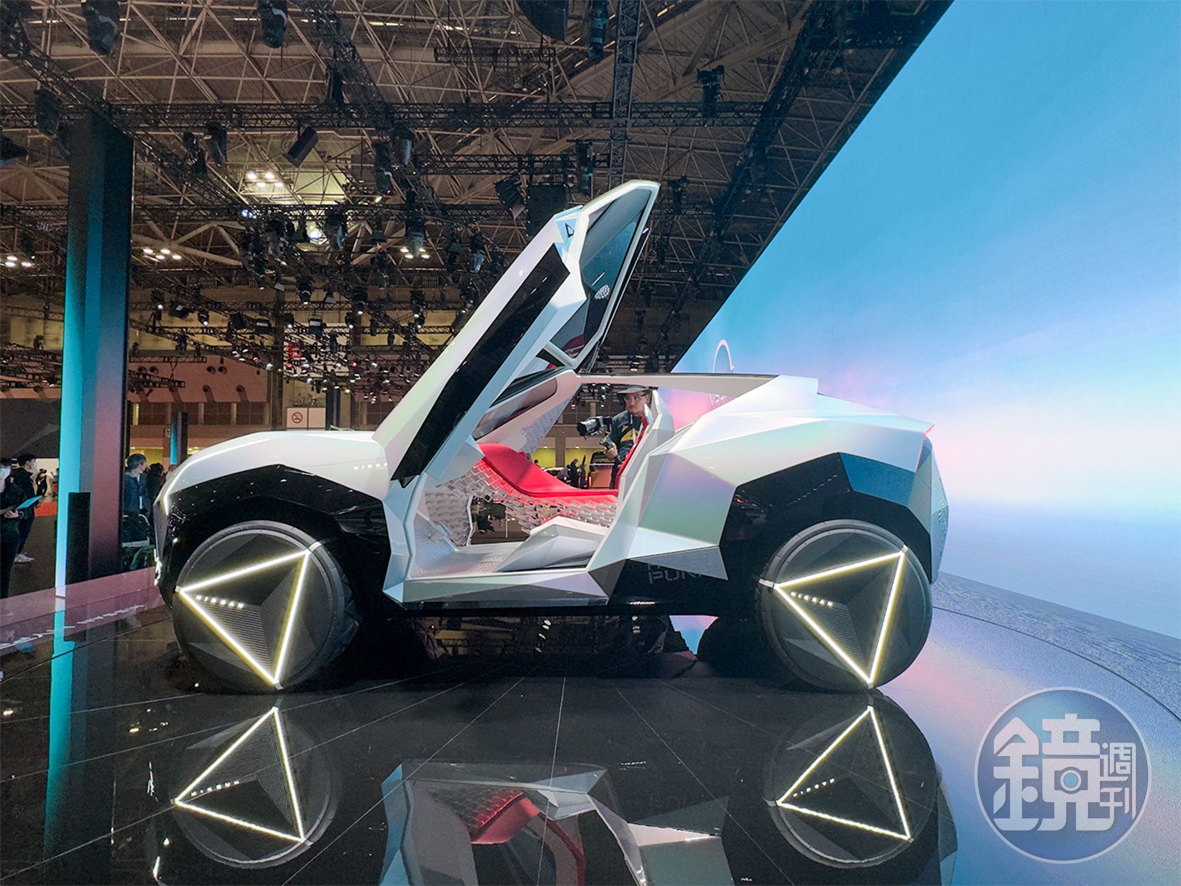 NISSAN Hyper Punk