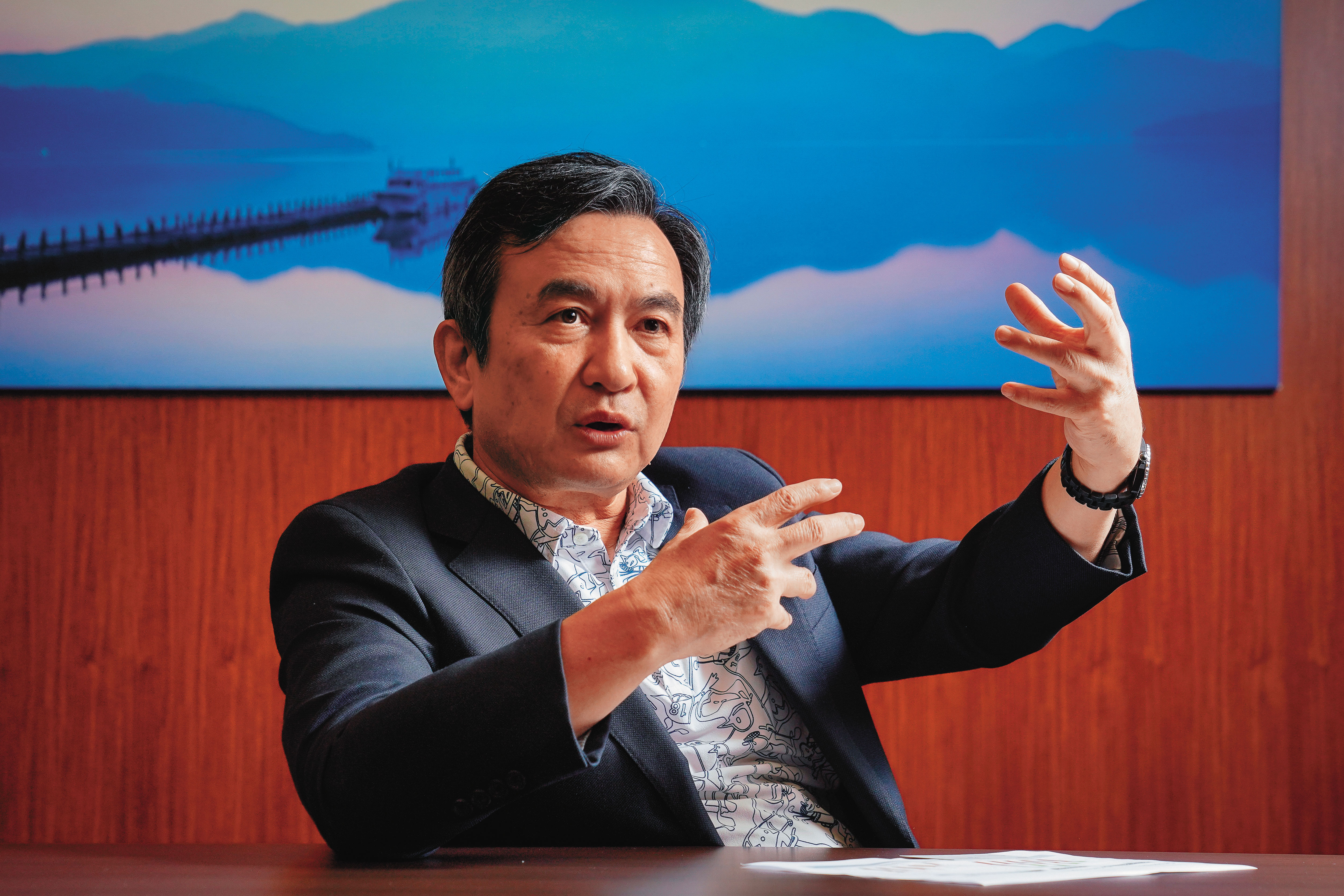 達方董事長蘇開建重緣分，有不服輸的個性，容許試錯空間，但最後要把事情做好。達方在擁有許多子公司後，正朝集團化前進。