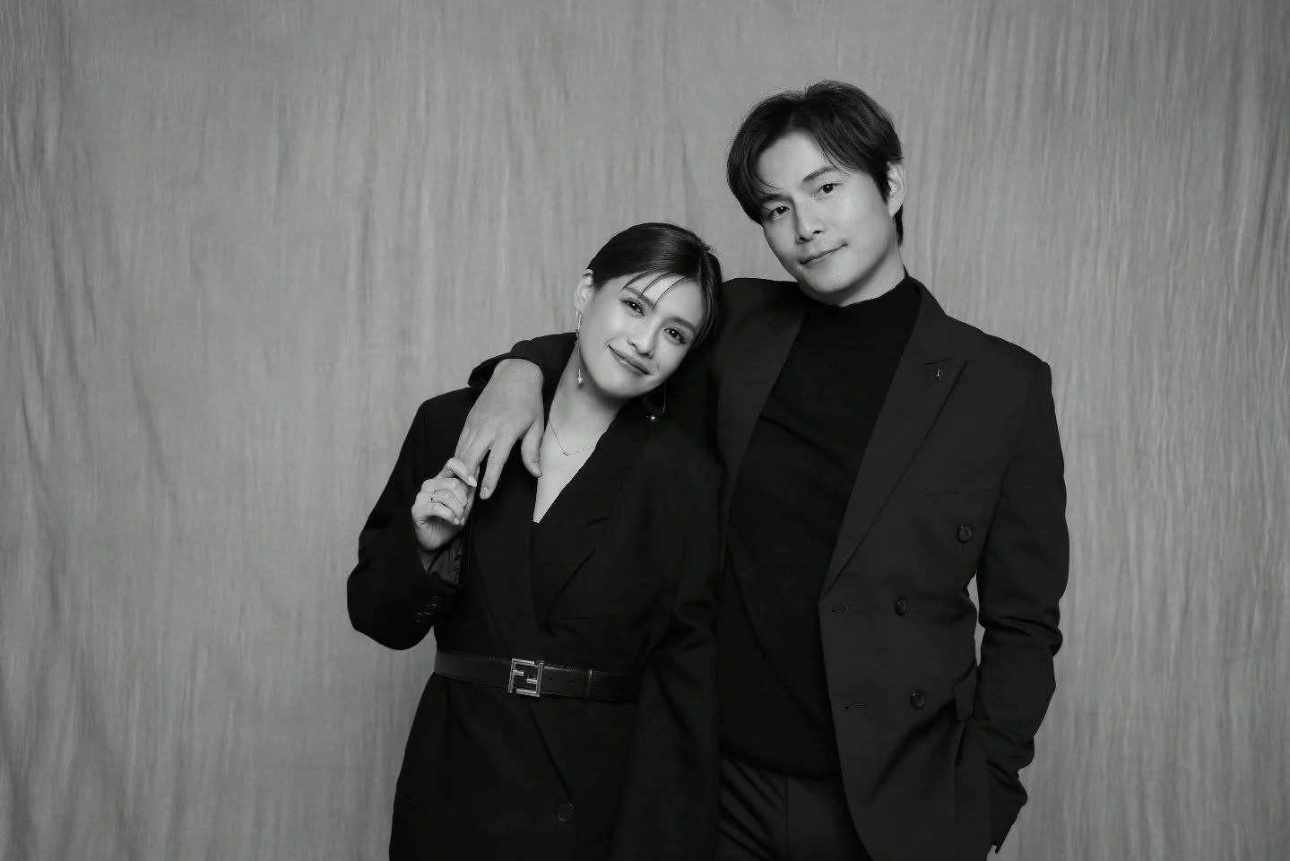 孫協志昨日一張黑白照搭配文字嚇壞粉絲,夏宇童親自解答選用的原因。(翻攝夏宇童臉書)