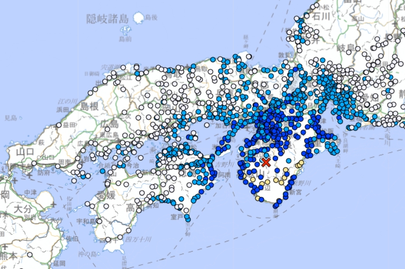 18時28分近畿地區發生芮氏規模5.7的有感地震，震央位於奈良縣，震源深度約70公里，最大震度為4級。（翻攝自日本氣象廳）