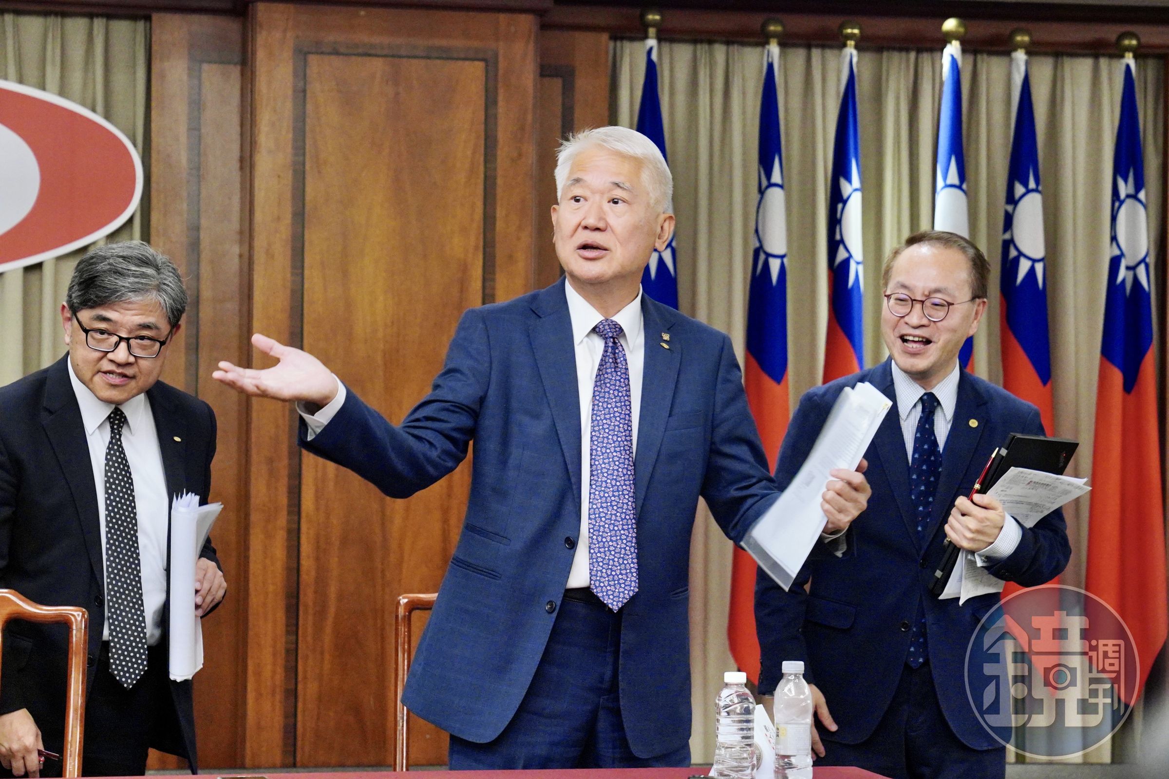 新光人壽今對外召開記者會,宣布同意解約將T17、T18回歸台北市政府。