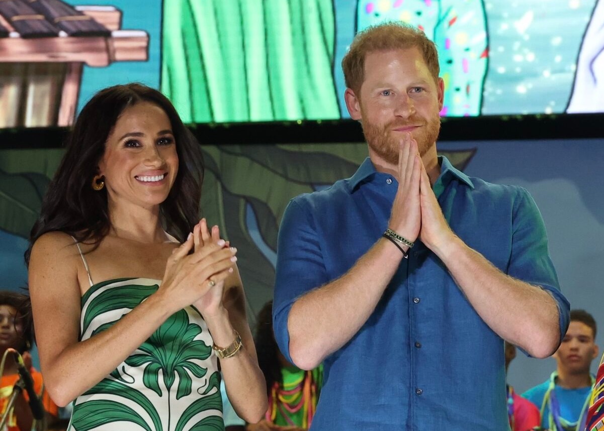 哈利王子（右）和妻子梅根住在加州超過5年。（翻攝sussex.com）