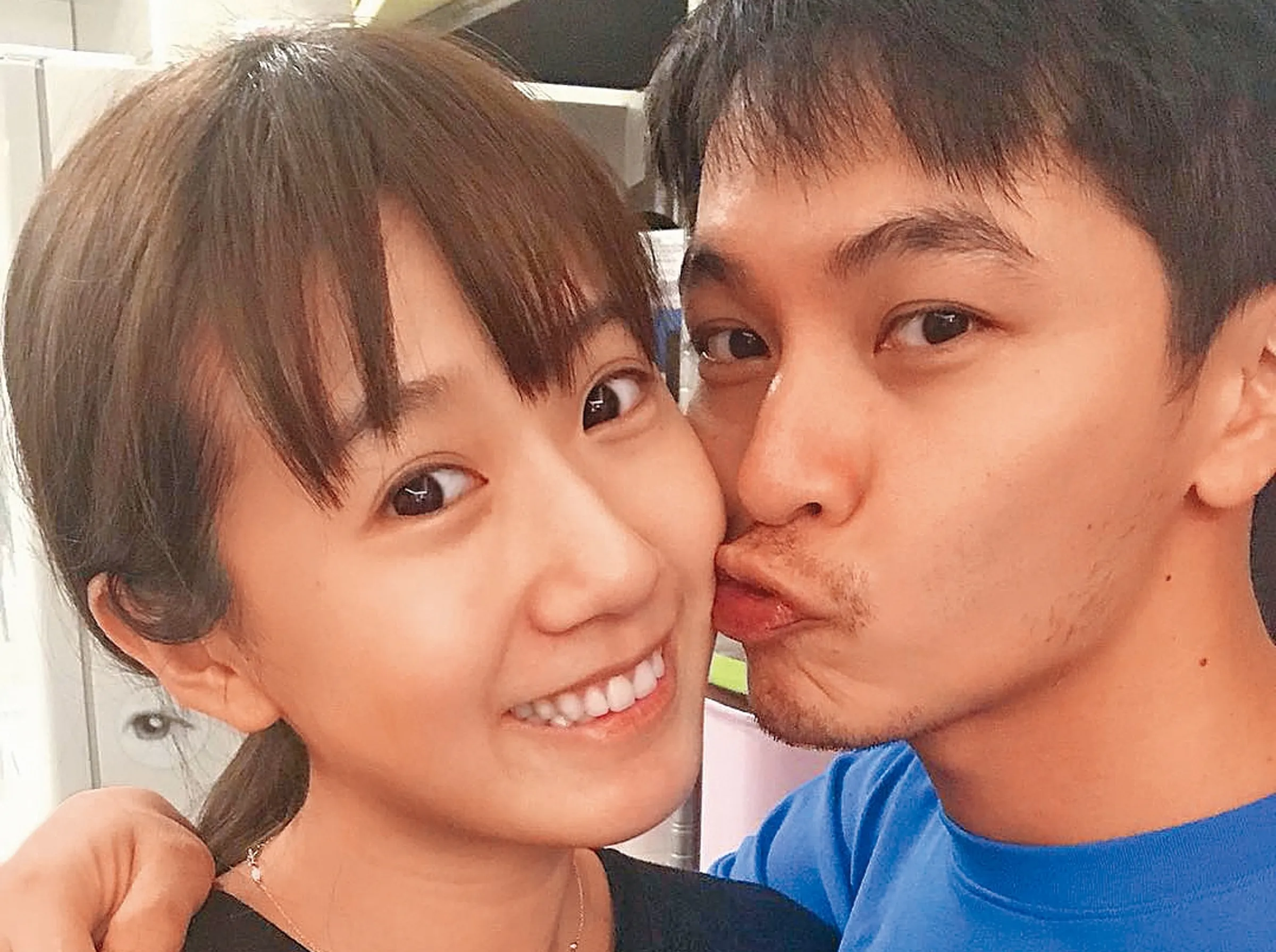 方志友(左)的臉書早期曾常見夫妻放閃照,近年已經幾乎看不到楊銘威(右)。(翻攝自方志友臉書)