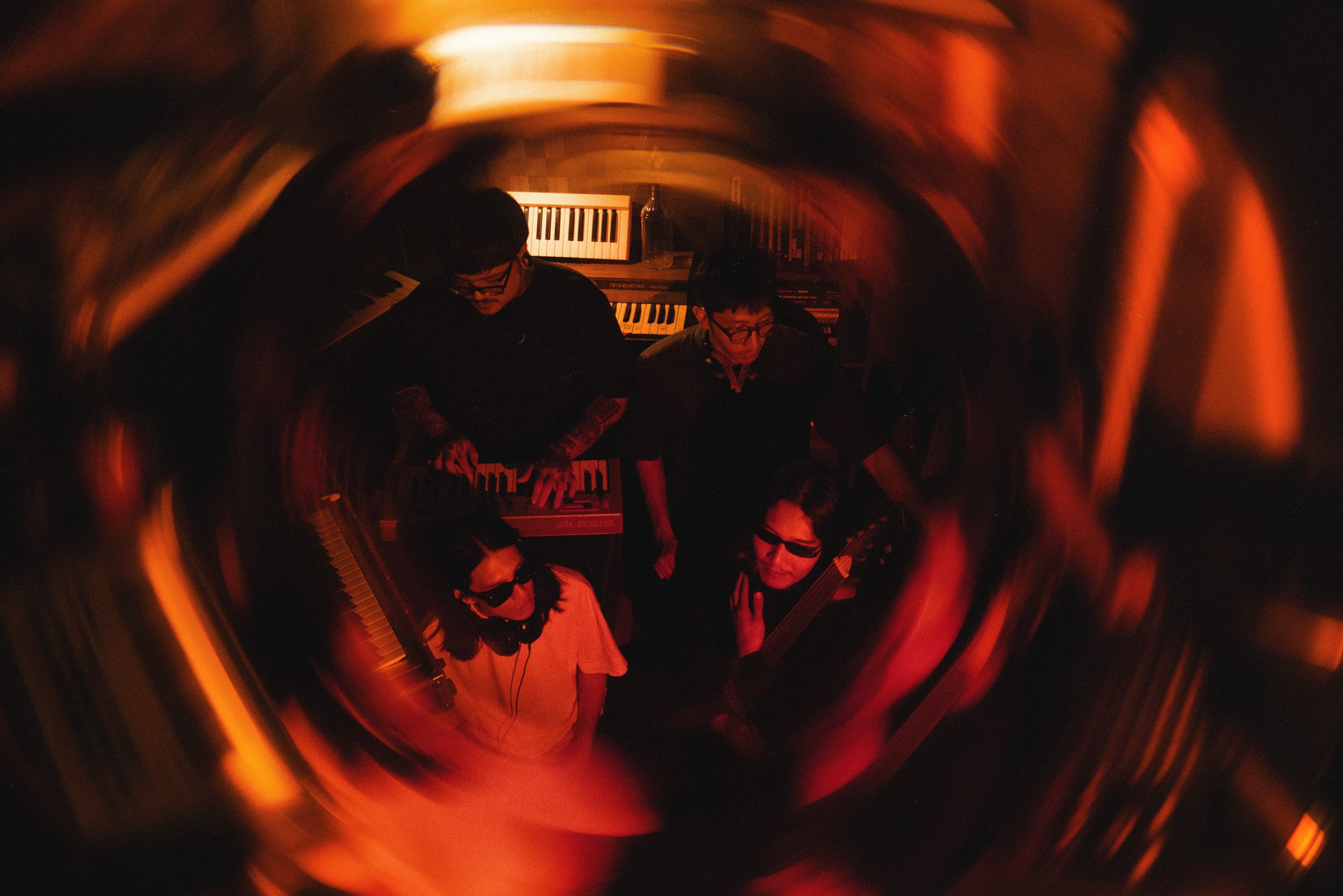 FOLK9 是來自泰國曼谷的迷幻流行樂隊。（網銀提供）