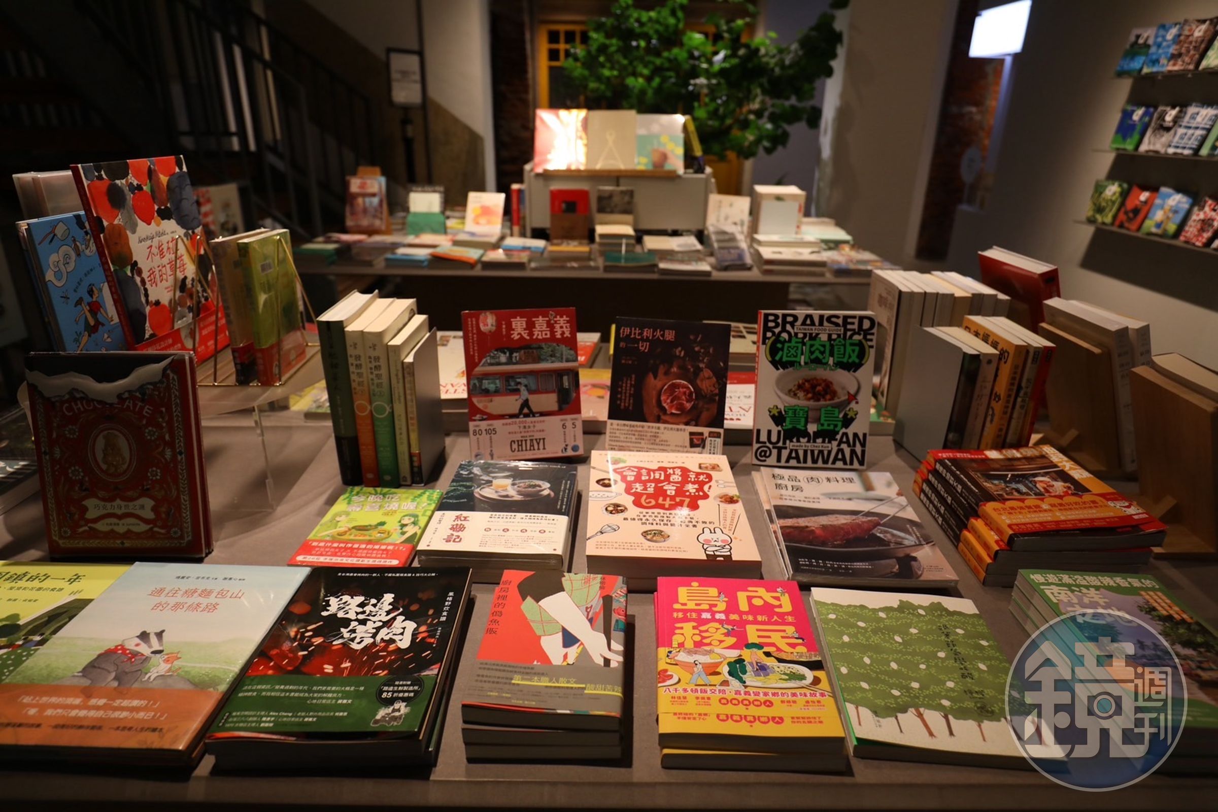 來到3樓的選書區，也不難發現這裡的選書也都精心挑選了與飲食文化相關的書籍。
