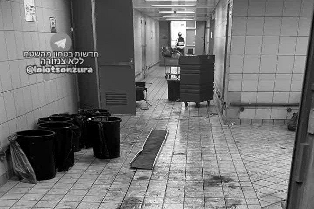 襲擊現場布滿恐怖血跡。（翻攝自X）