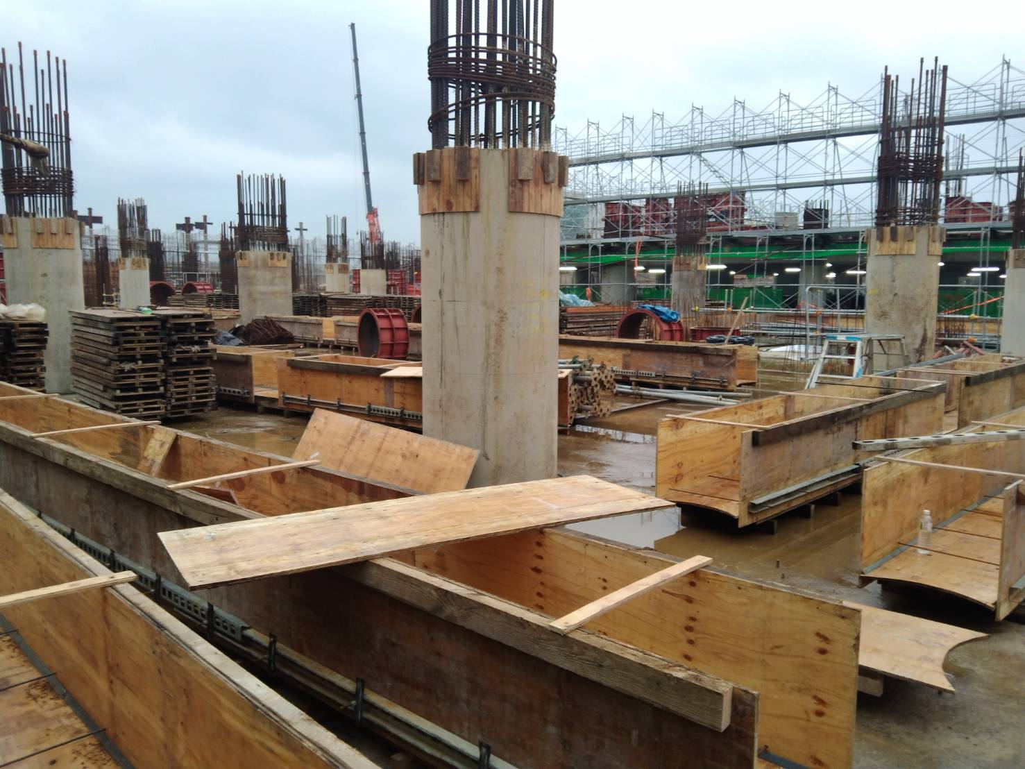 桃園機場工程品質屢出包,原來是包商惡搞所致。