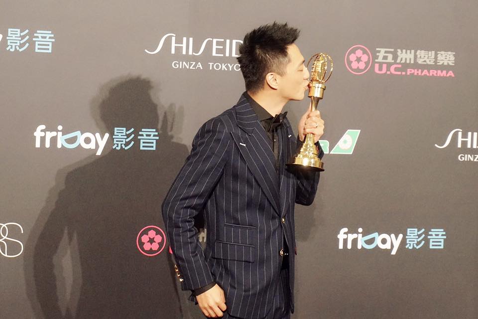 金鐘視帝藍葦華表態「大罷免大成功」。（取自藍葦華臉書）