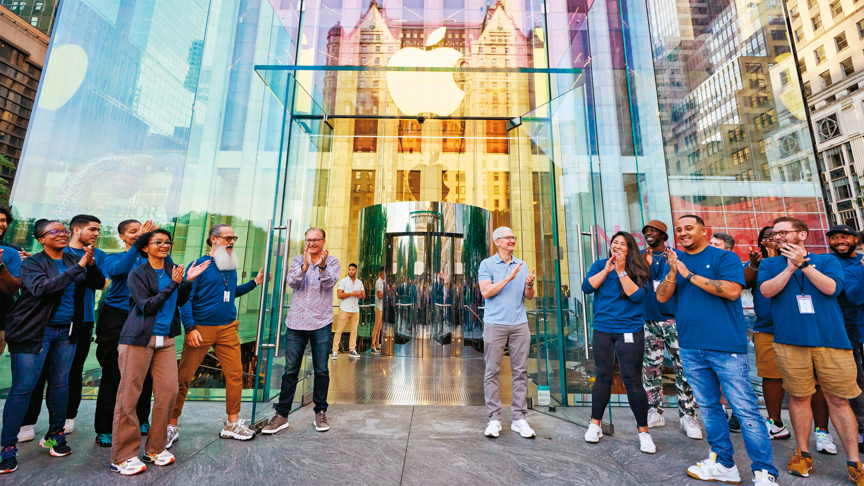 今年前5個月美國市值最大的5家公司：蘋果、微軟、谷歌、亞馬遜、輝達，貢獻了美國股市整體報酬的78%。（翻攝蘋果官網）