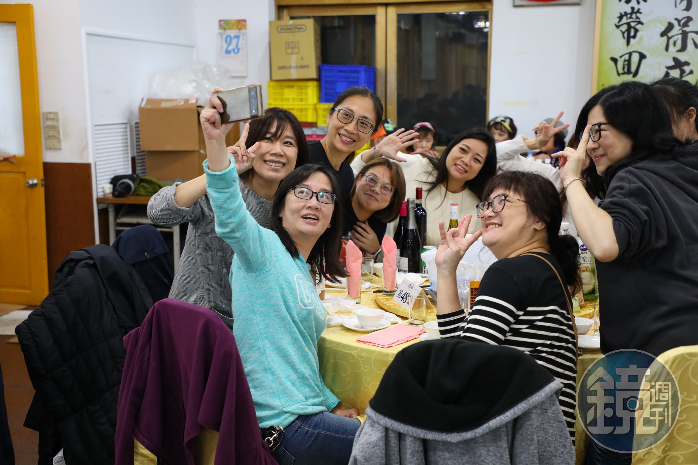 「百年台菜豐辦桌」吸引許多人呼朋喚友,一起來吃辦桌。
