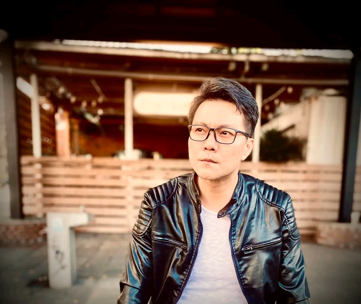 張泰宇爆料曾被演過《影后》的女星賞巴掌，對方出手又快又狠，打到他當場耳鳴。（翻攝自張泰宇臉書）