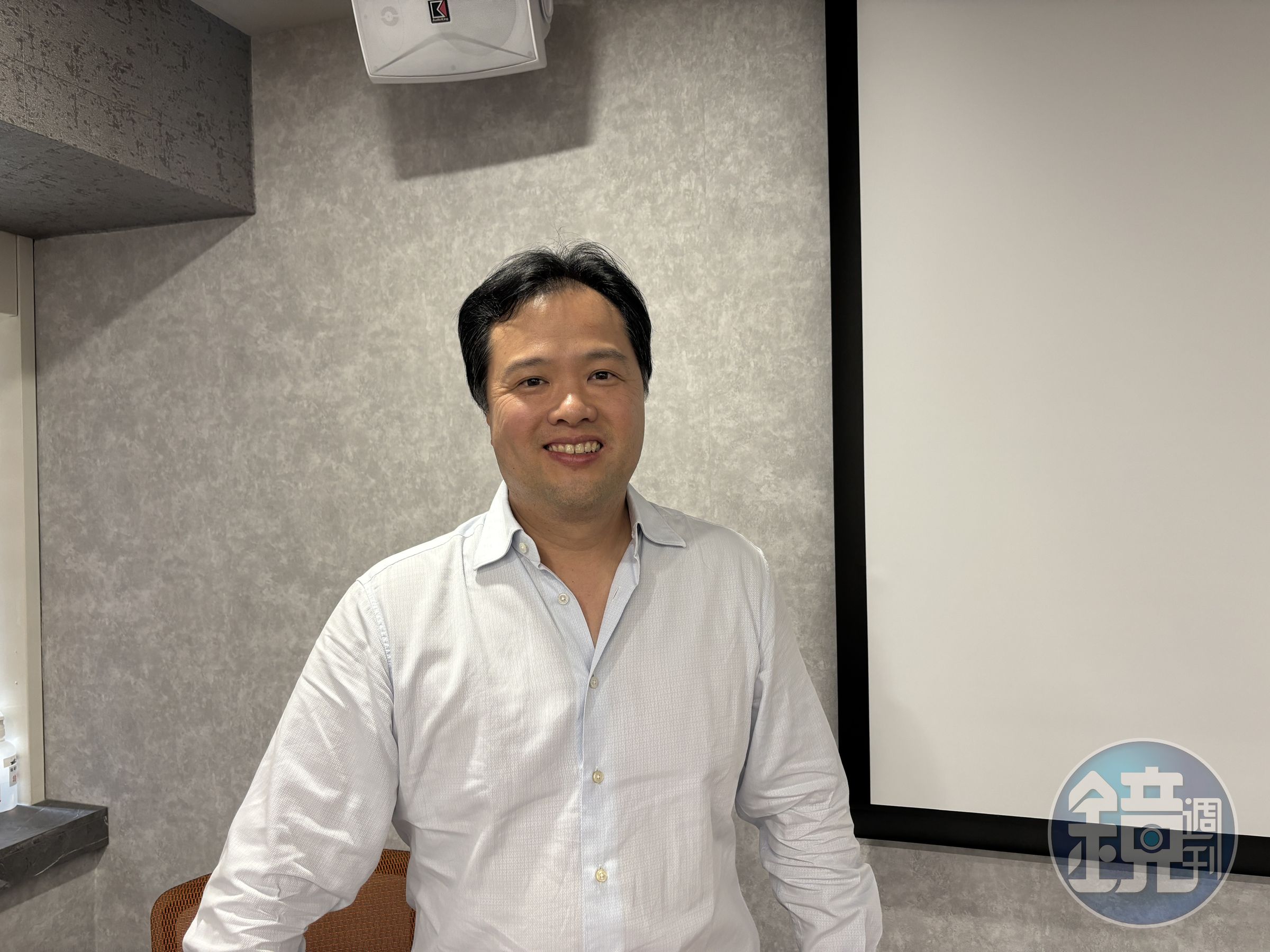 東哥遊艇董事長闕慶承指出，高營業淨利來自高回購率，回購率這麼高就是靠售後服務和口碑。