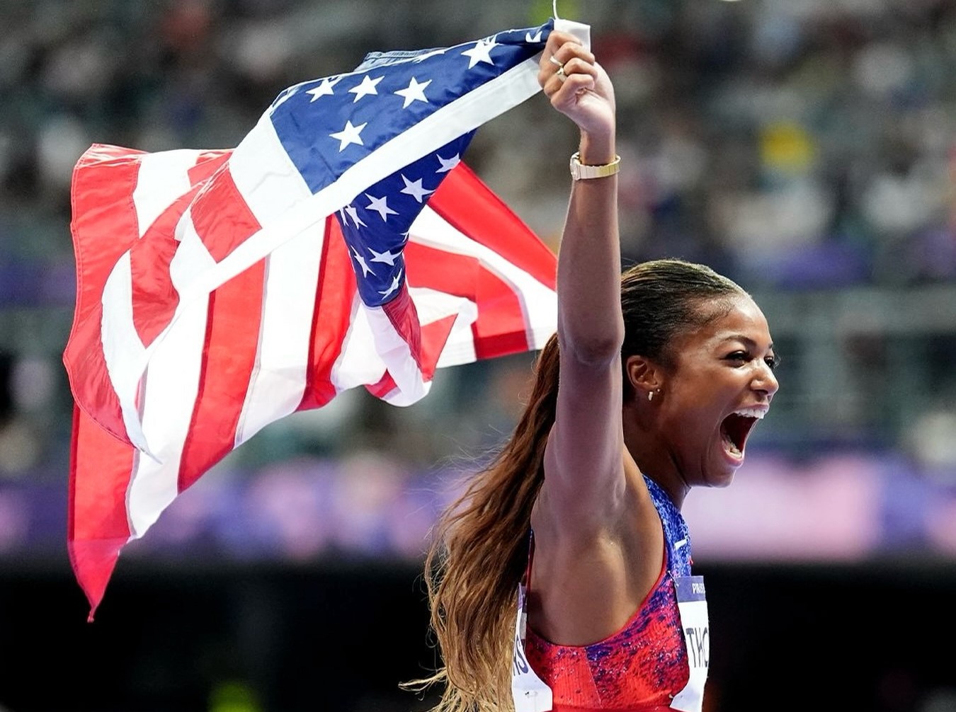 哈佛畢業的高材生，同時也是美國田徑好手湯瑪斯奪下奧運女子200公尺金牌。（翻攝臉書@Gabrielle Thomas）