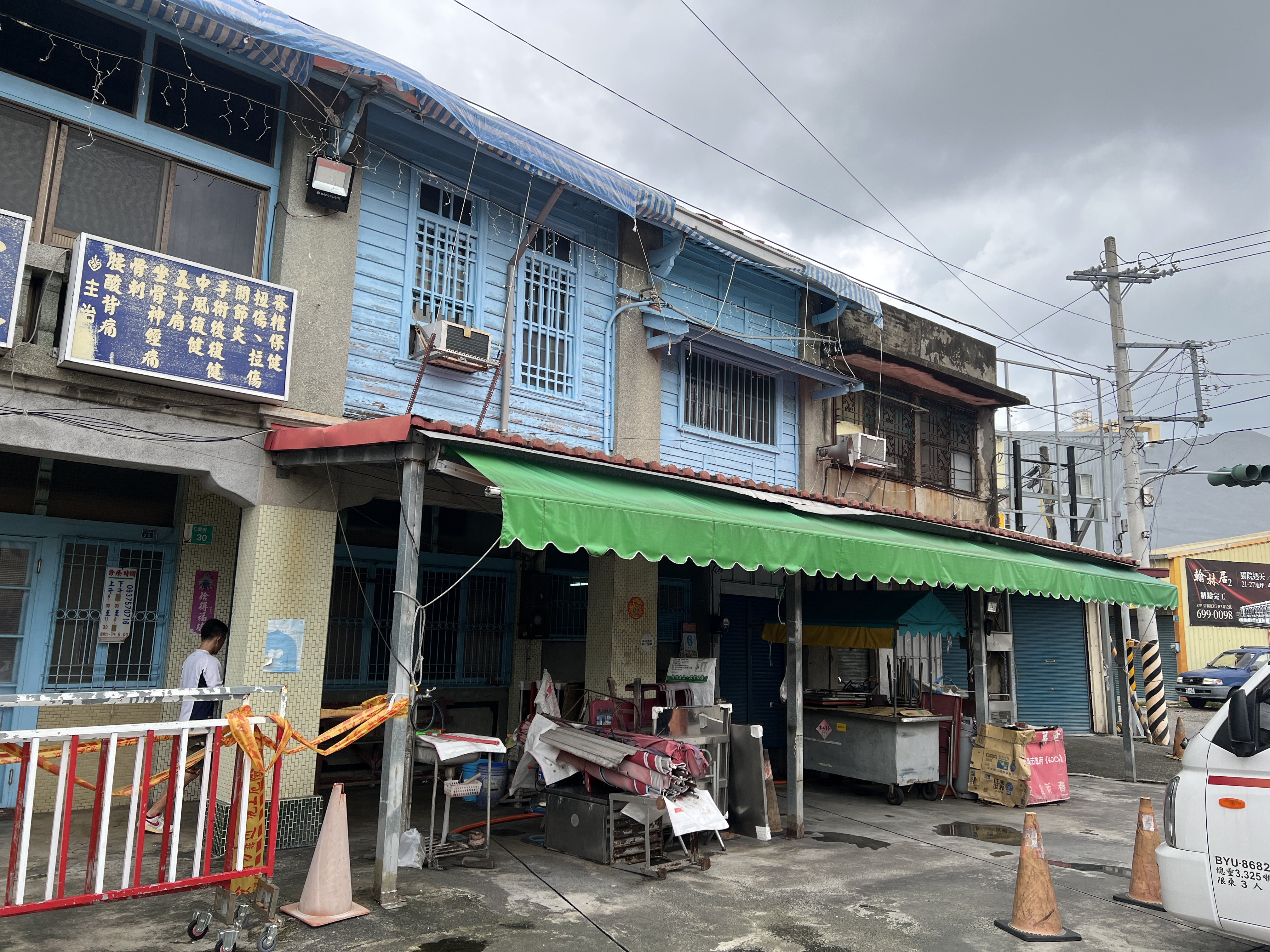 恒安宮前的日式老屋便是李源醫師的老診所。