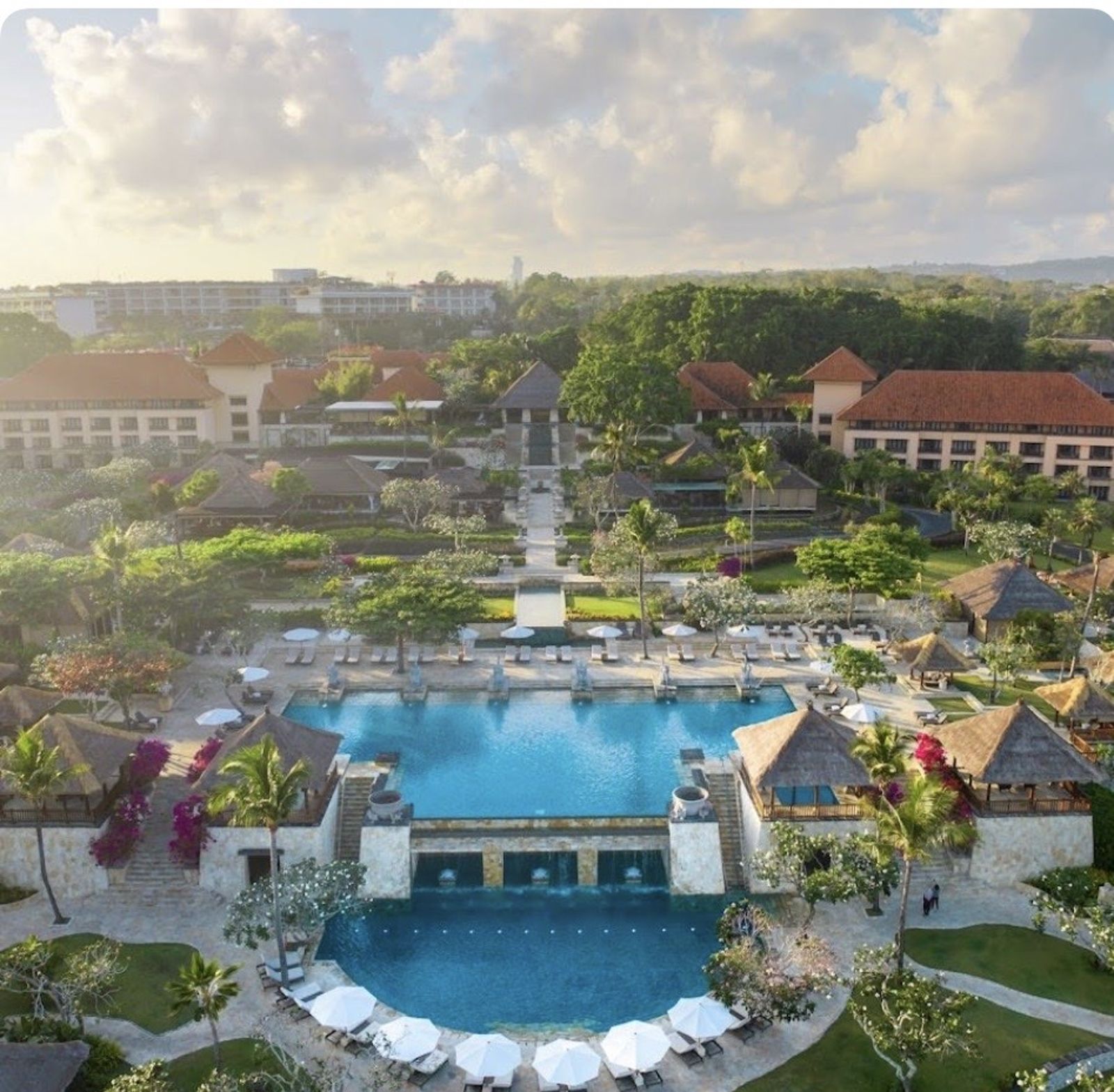 瘦子在峇里島五星級豪華度假村AYANA Resort Bali舉辦盛大且浪漫婚宴。（圖／翻攝自網路）