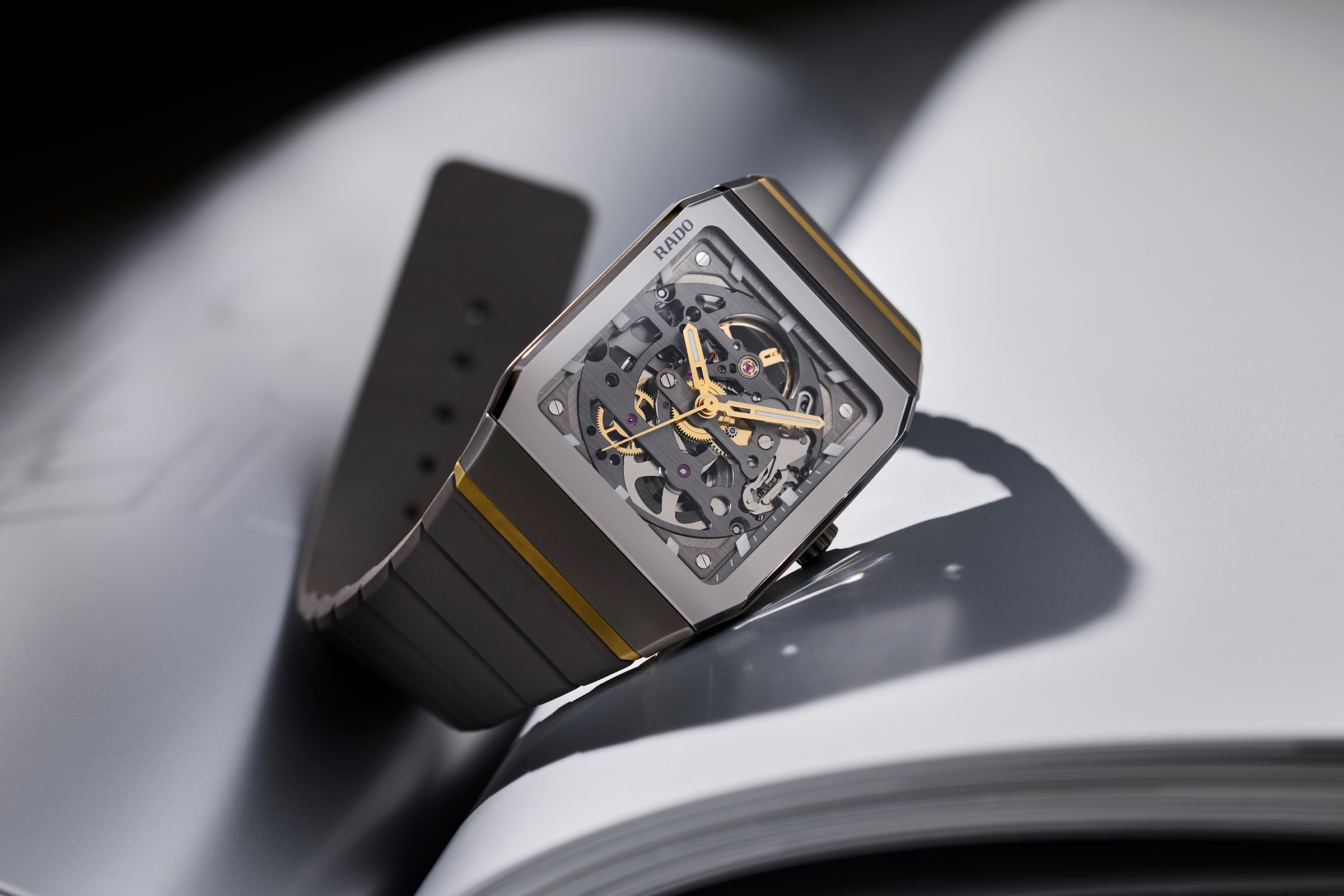 雷達表推出Anatom Skeleton電漿高科技陶瓷鏤空腕錶，是Anatom系列首款鏤空錶。（攝影：張光宇）