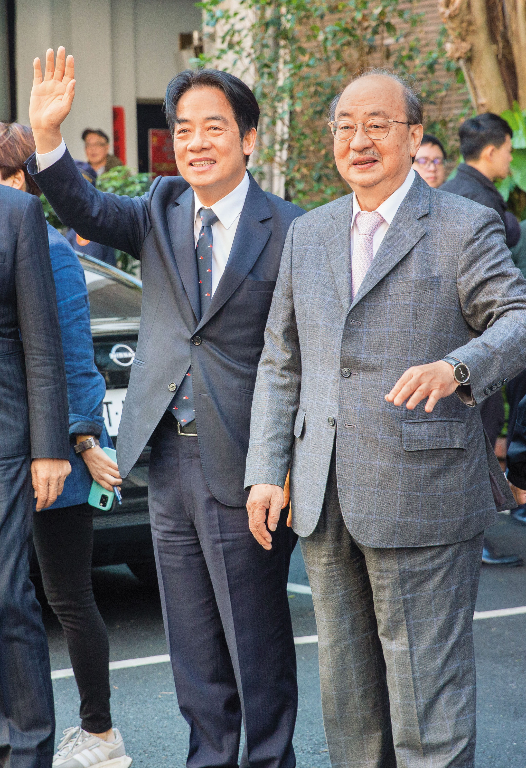 賴清德（左）與柯建銘（右）的關係自去年8月換柯風波後就不復以往。