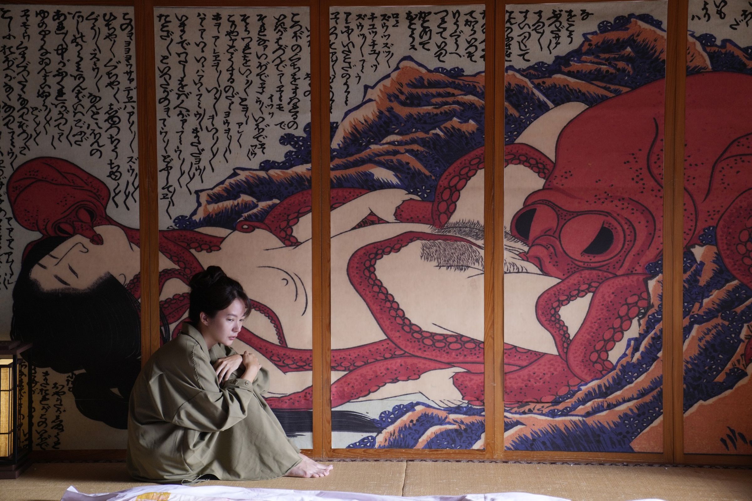 高宇蓁在主演、監製的電影《鳳姐》中,詮釋少女遭拐賣淪為性工作者的悲慘人生。(后花園影像製作提供)