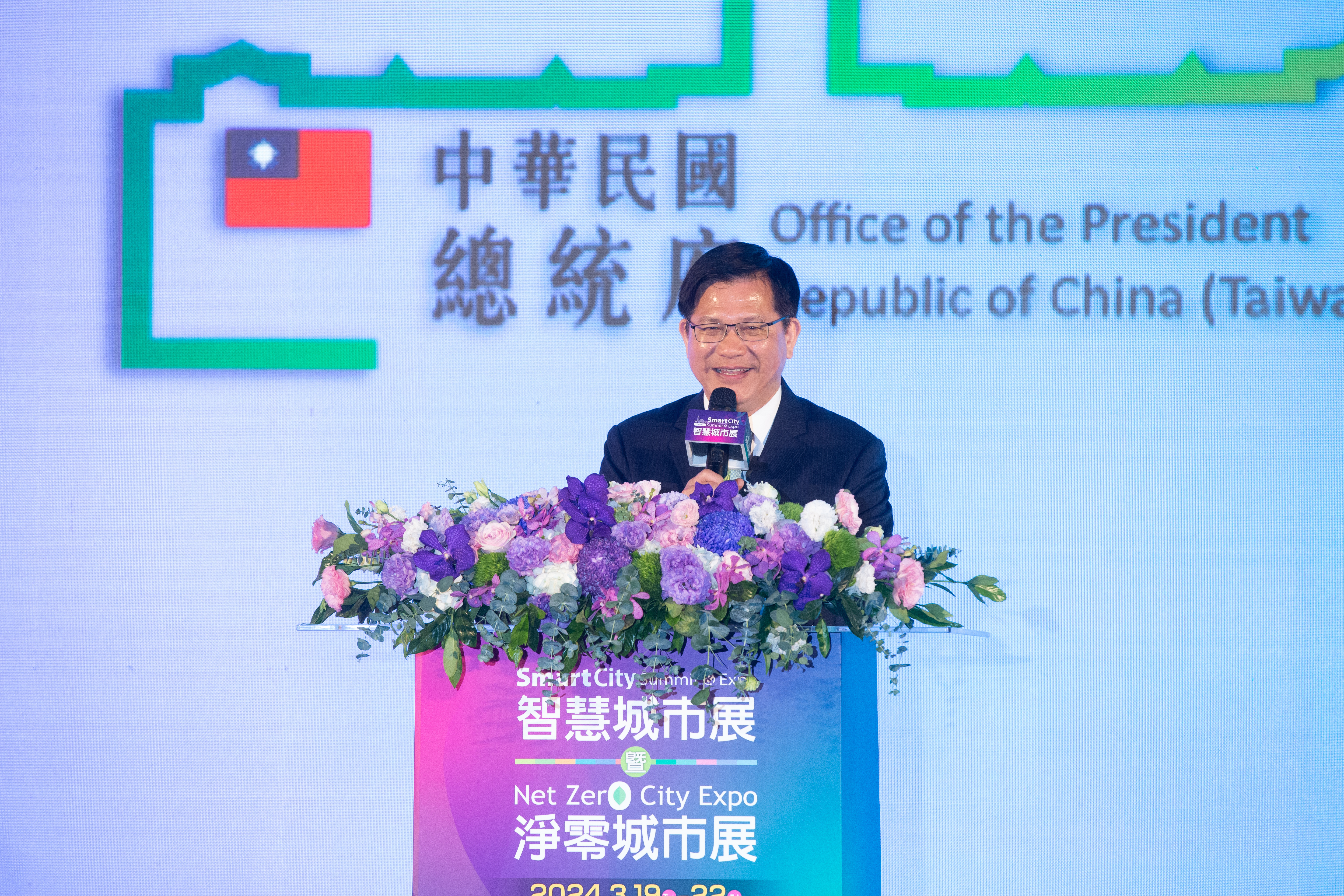 總統府祕書長林佳龍未在首批新內閣名單中，引發不少人替他叫屈。