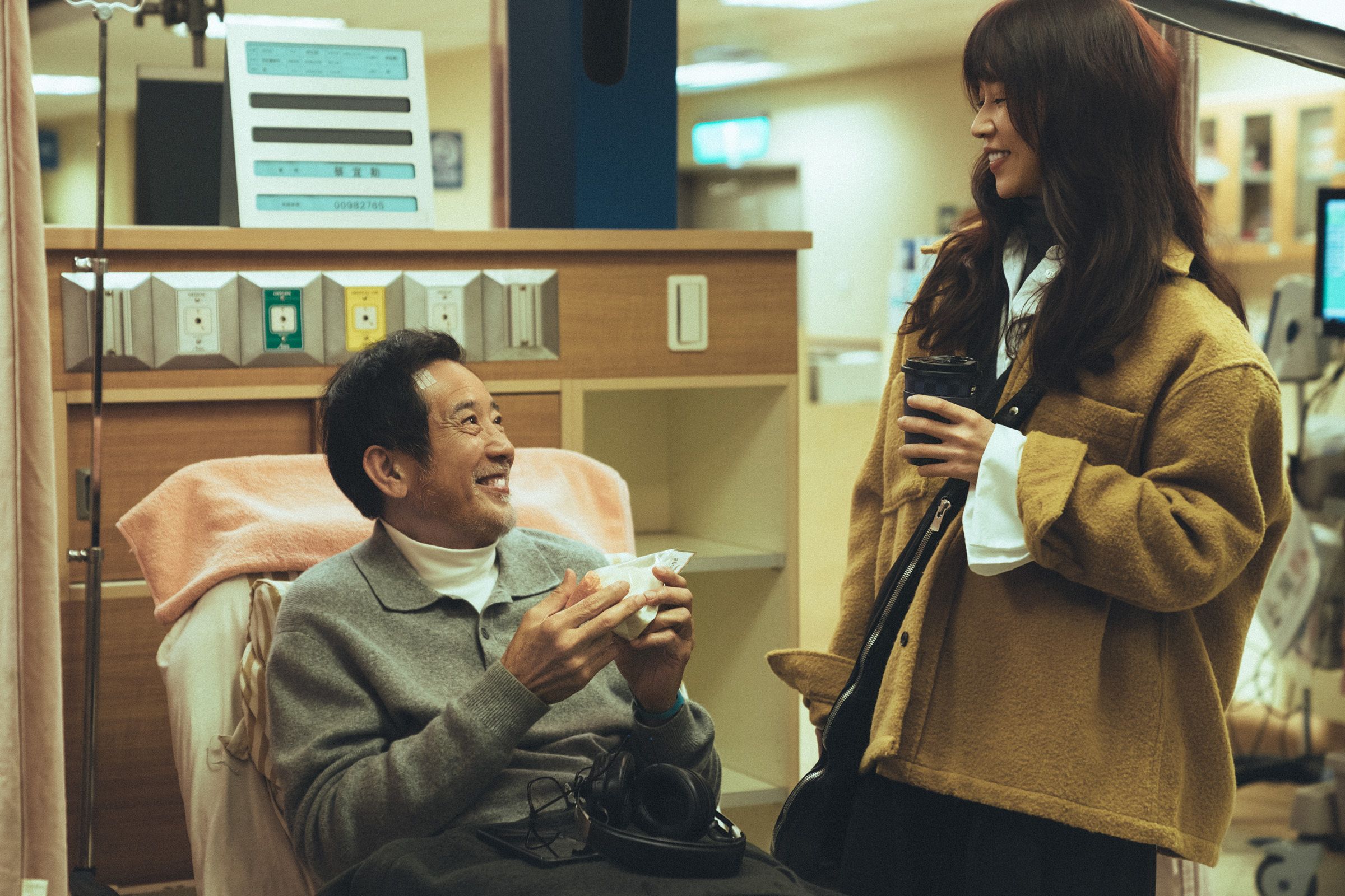謝盈萱和秦漢間的互動幽默深情。(Netflix提供