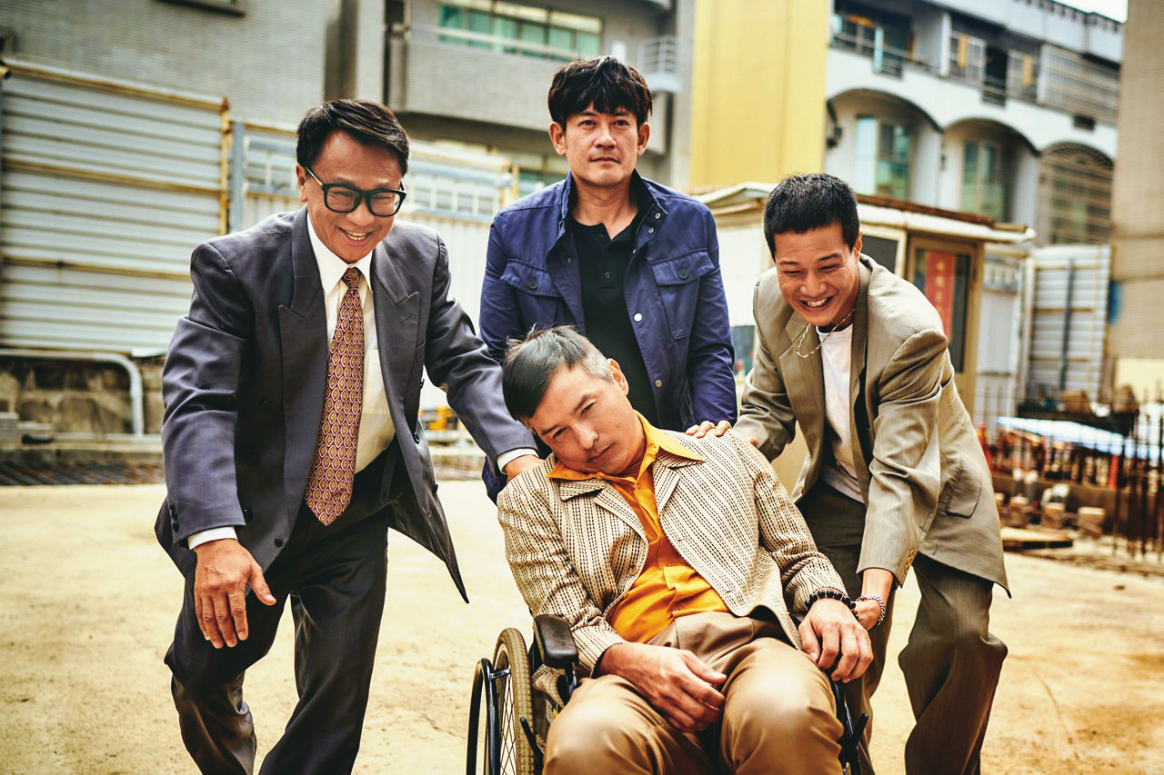 柯叔元(後)和導演鄭芬芬合作的《做工的人》迴響很大。左起游安順、李銘順、薛仕凌。