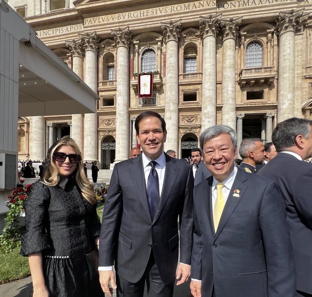 總統特使陳建仁前副總統與美國國務卿盧比歐（Marco Rubio）合影。（外交部提供）