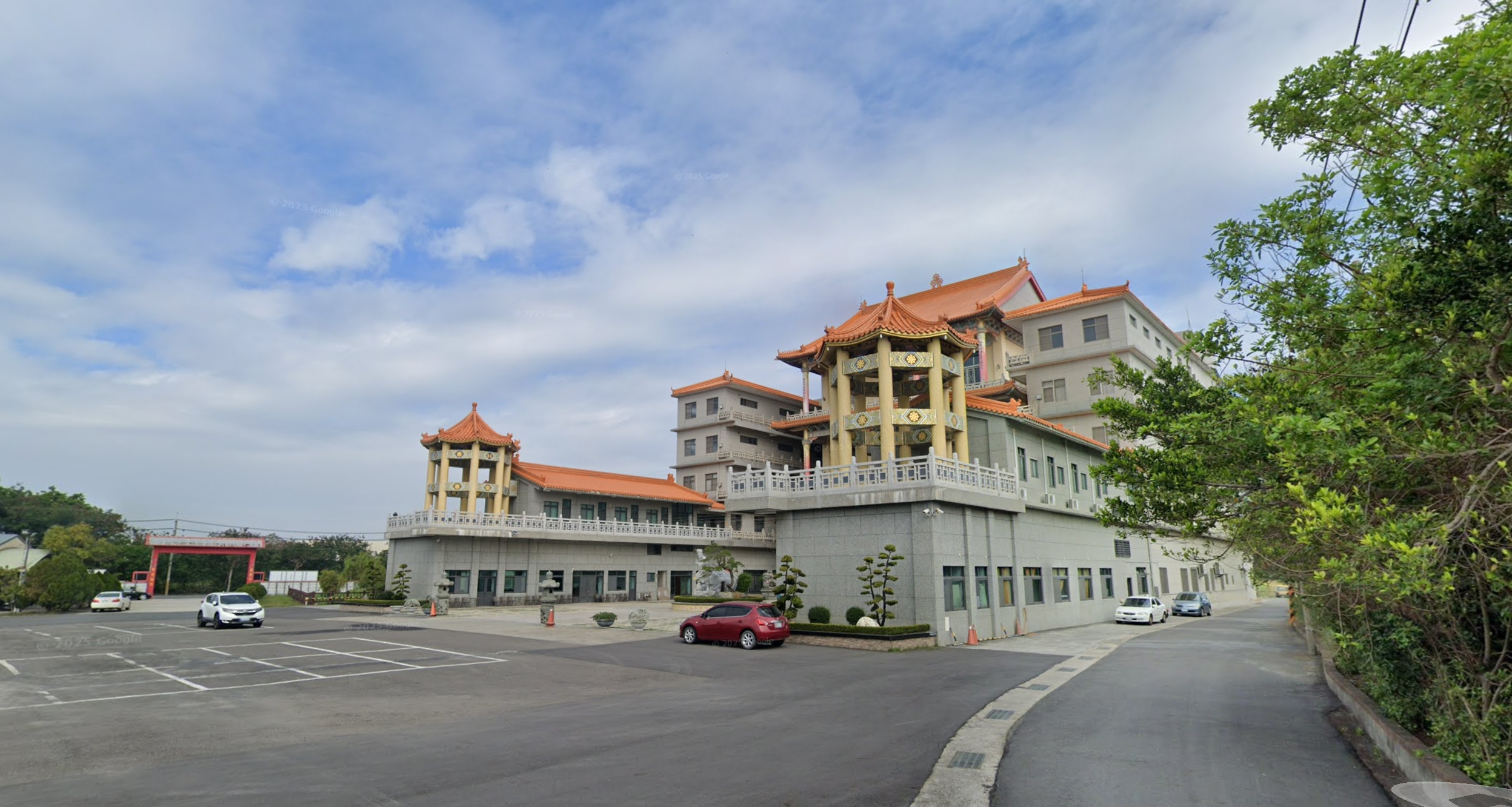 台南市安南區普法道濟寺進行教召場地布置時，發生中士墜樓死亡意外。（翻攝自Google地圖）