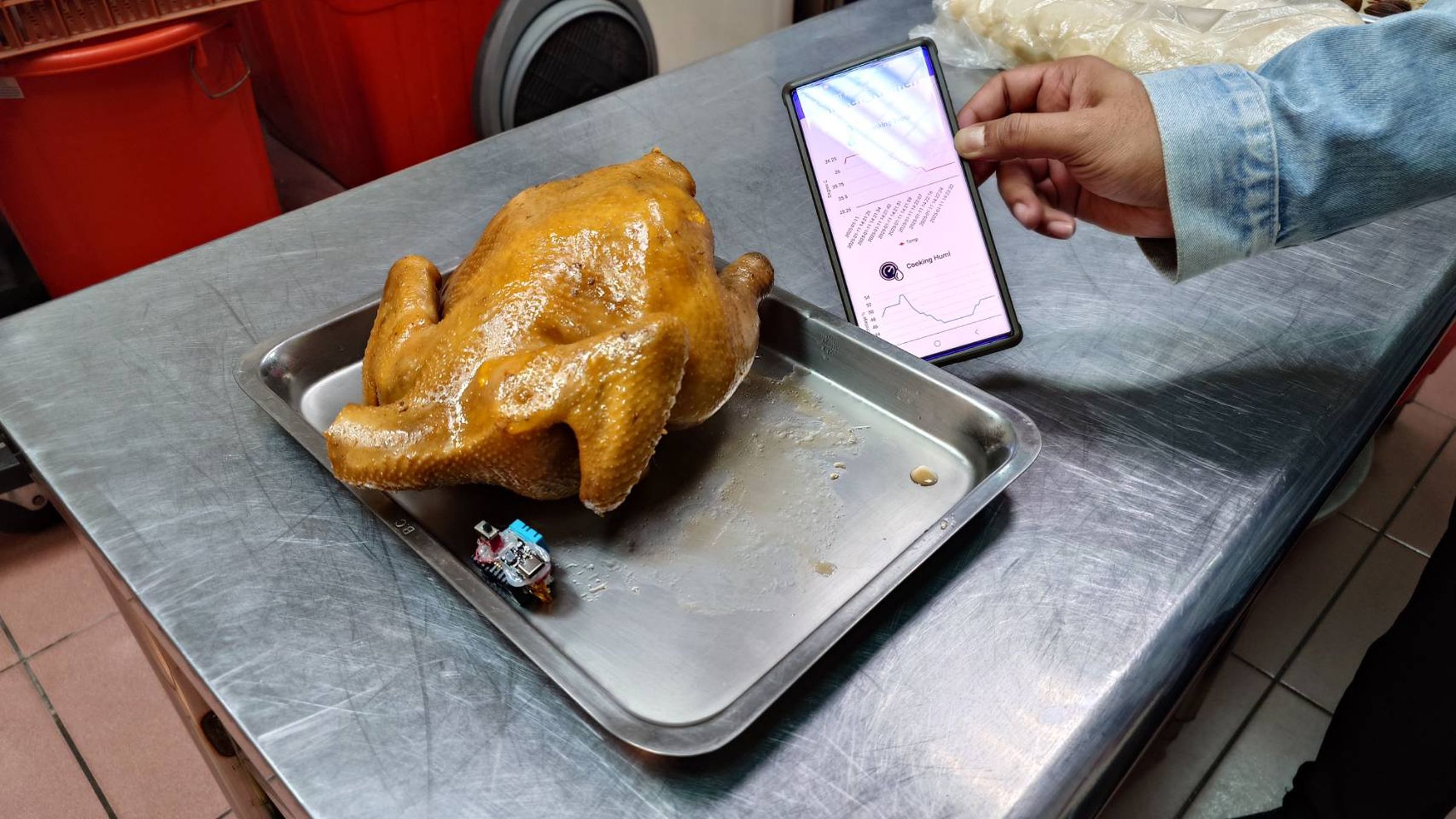 業者用數據化及科學化的方式,優化與規格化製程,以達到一致的品質。(享吃就來道口燒雞提供)
