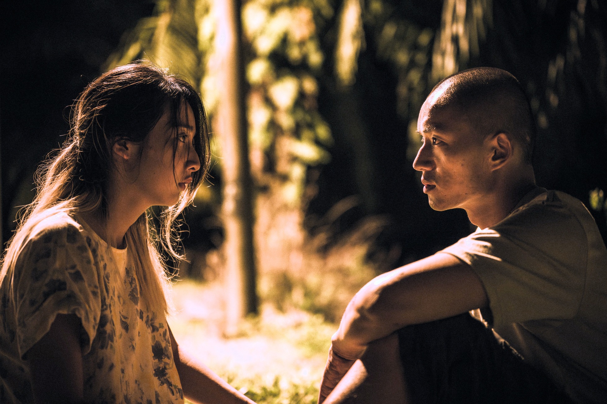 李沐與陳澤耀為了演出《黑潮》都大幅「變身」，造型做了很大犧牲。（甲上提供）