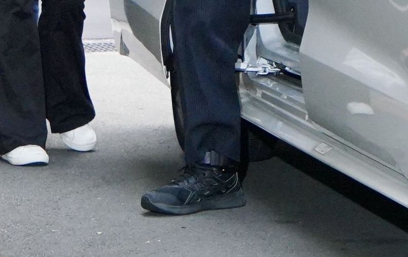 鍾文智遭判刑30年5個月定讞，並啟動防逃機制，不料法未延續他電子腳鐐監控，如今找不到人。圖為電子腳鐐，非當事人。（本刊資料照）