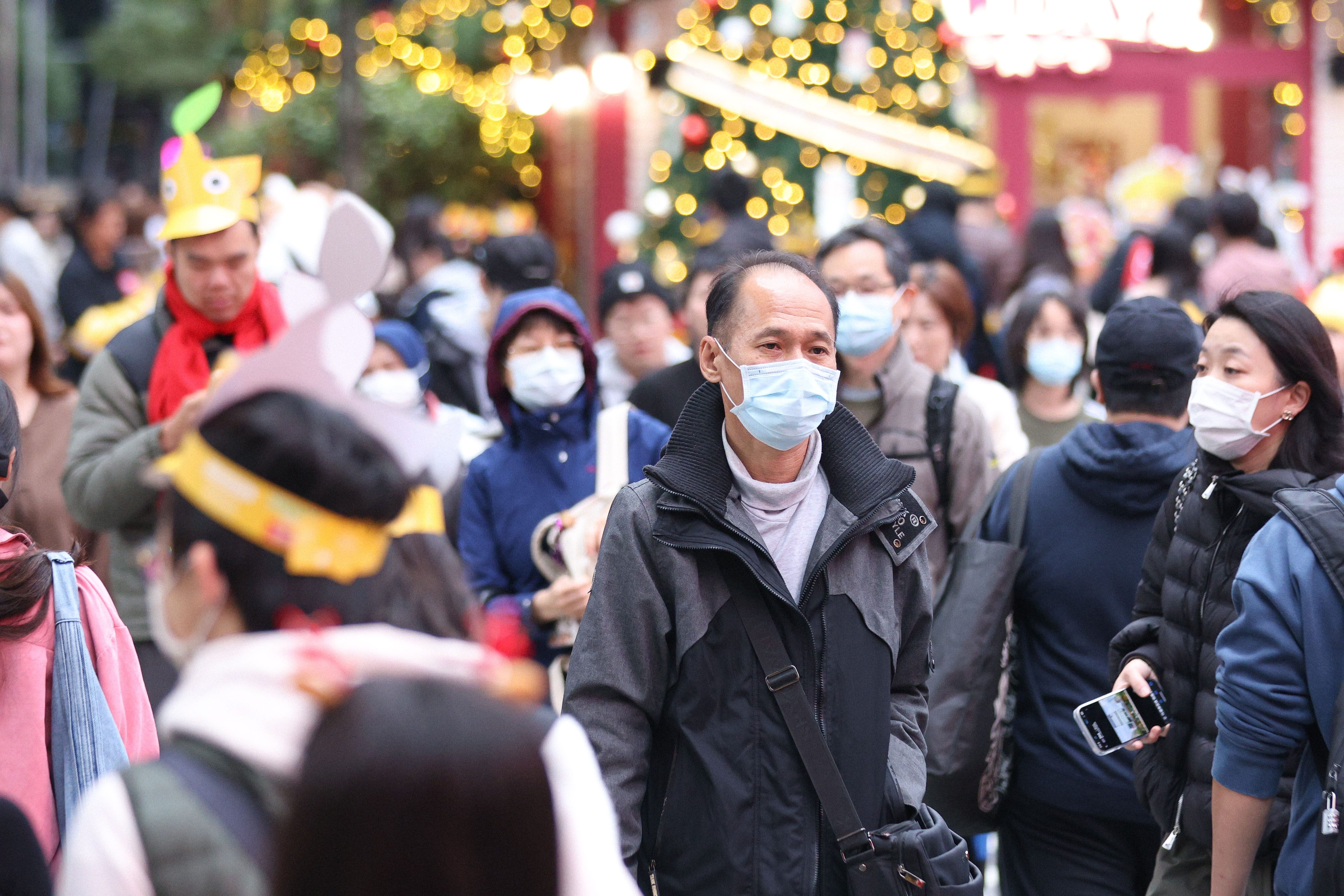 今日東北季風減弱,北部及東北部氣溫回升,各地早晚仍涼。(鏡報劉耀勻)