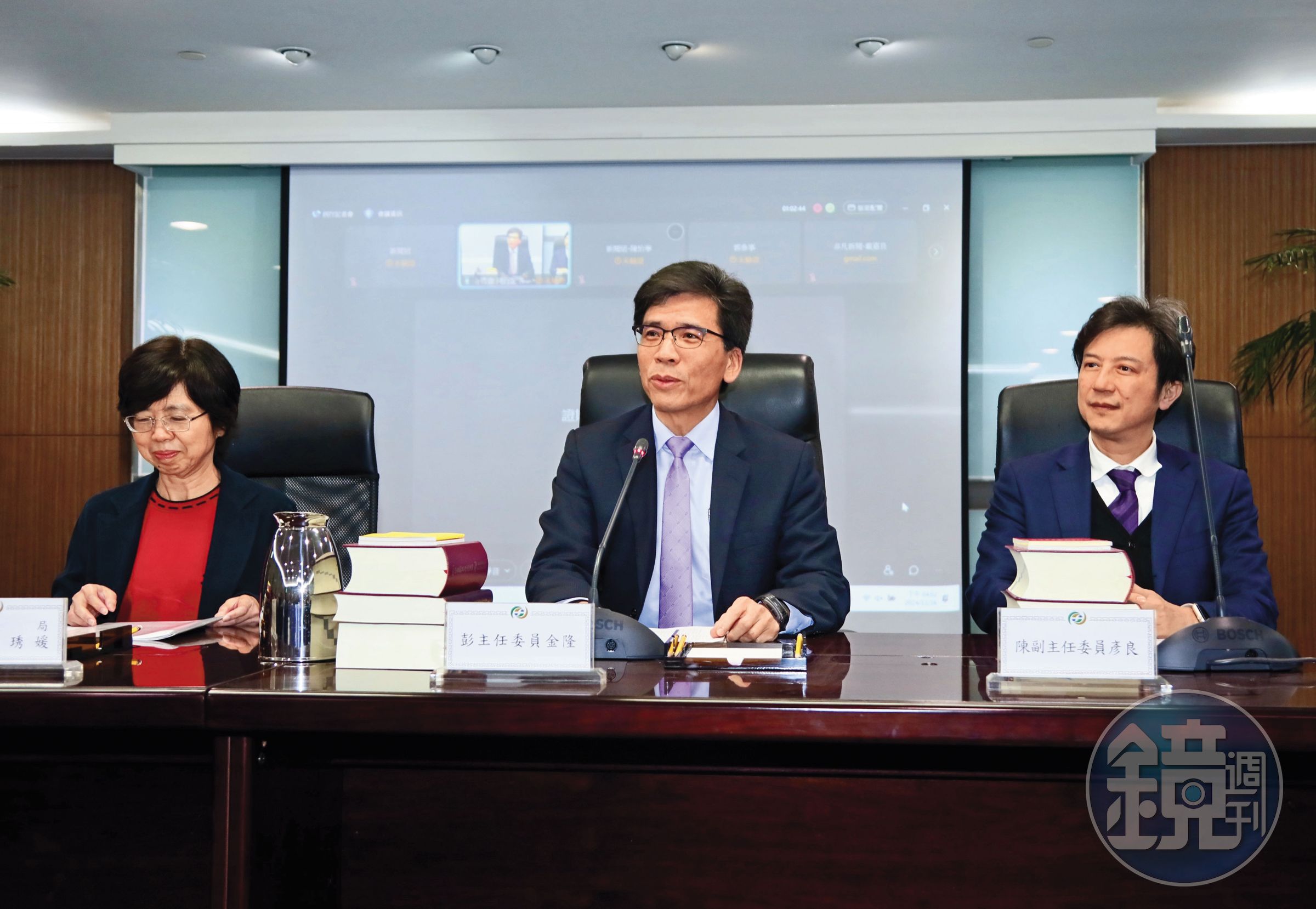 金管會嚴格限制收益平準金啟用條件,讓高股息ETF配息水準回歸正常化。中為金管會主委彭金隆。