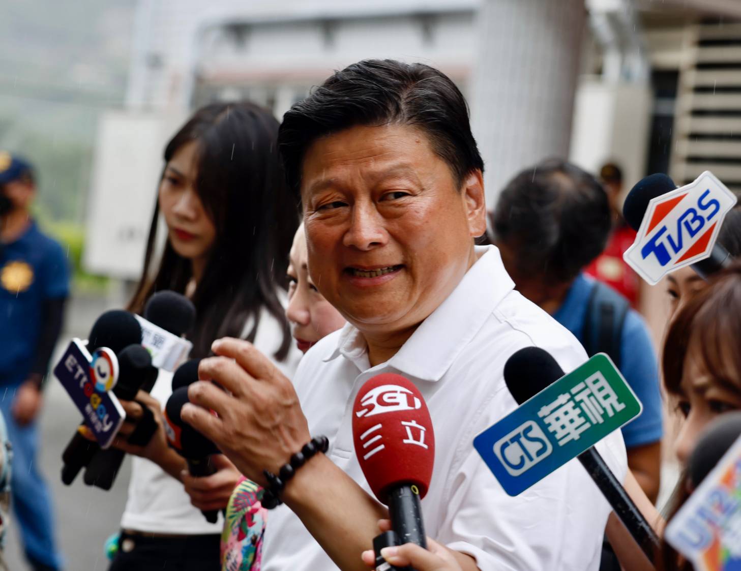 傅崐萁等24名國民黨立委的罷免案遭全數否決，外媒分析認為台灣的政治僵局將持續。