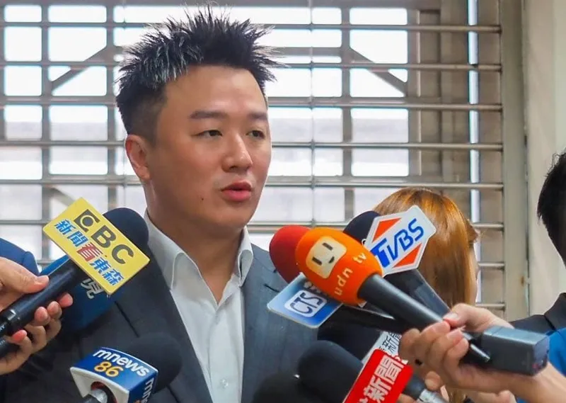 李正皓先前遭噴辣椒水。（翻攝自李正皓臉書）