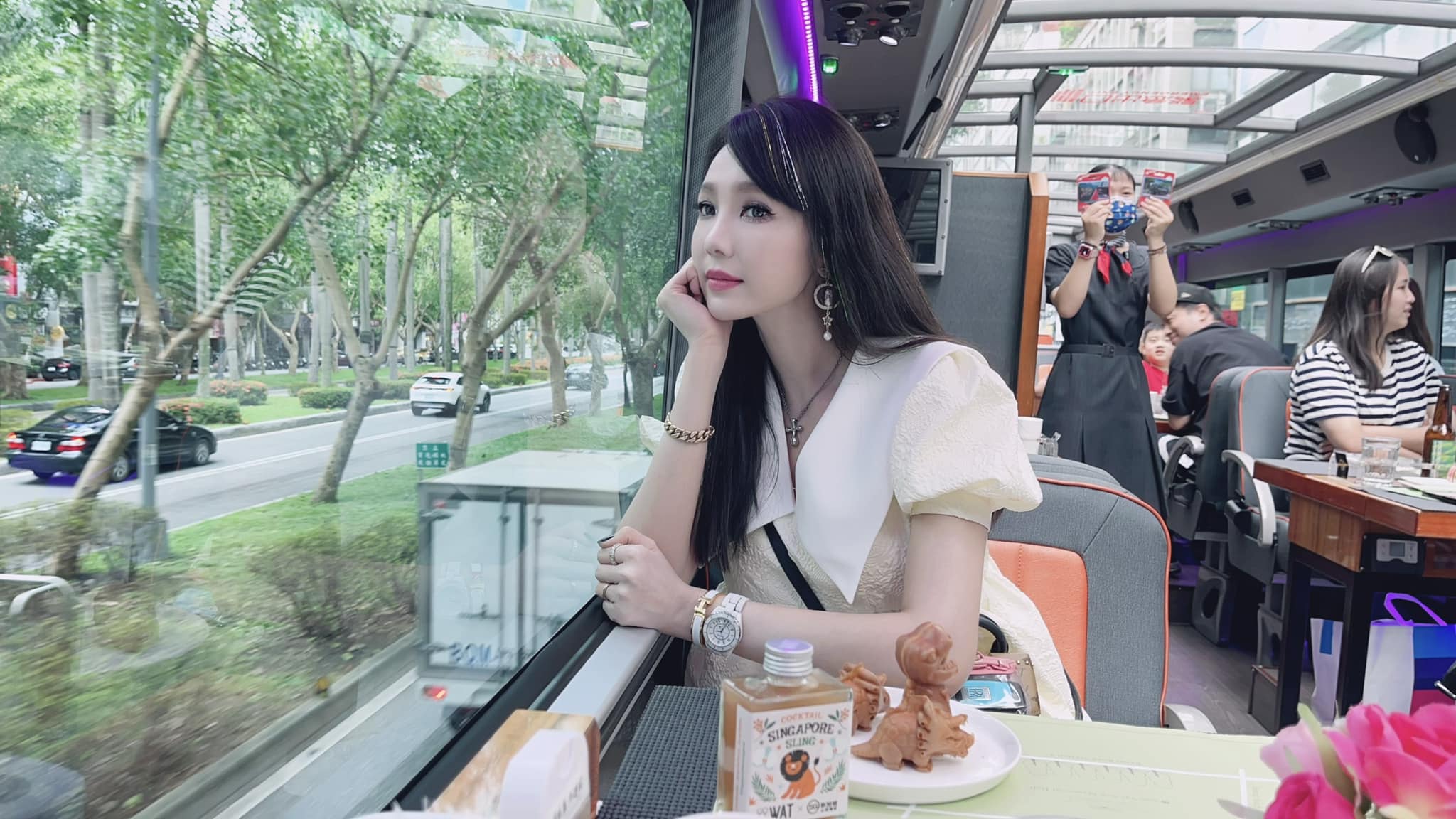 海倫清桃說詞常常反覆，包括她的臉書貼文。（海倫清桃臉書）