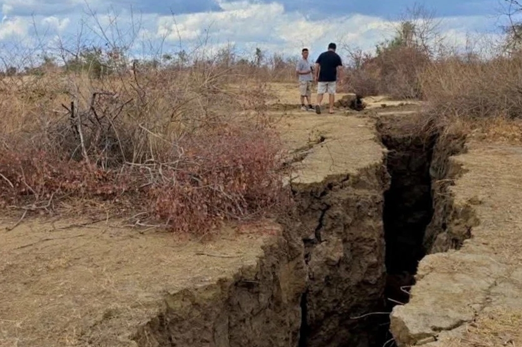 緬甸強震對當地地質產生重大影響，斷層沿線產生超過500公里地裂。（翻攝自TSBM）