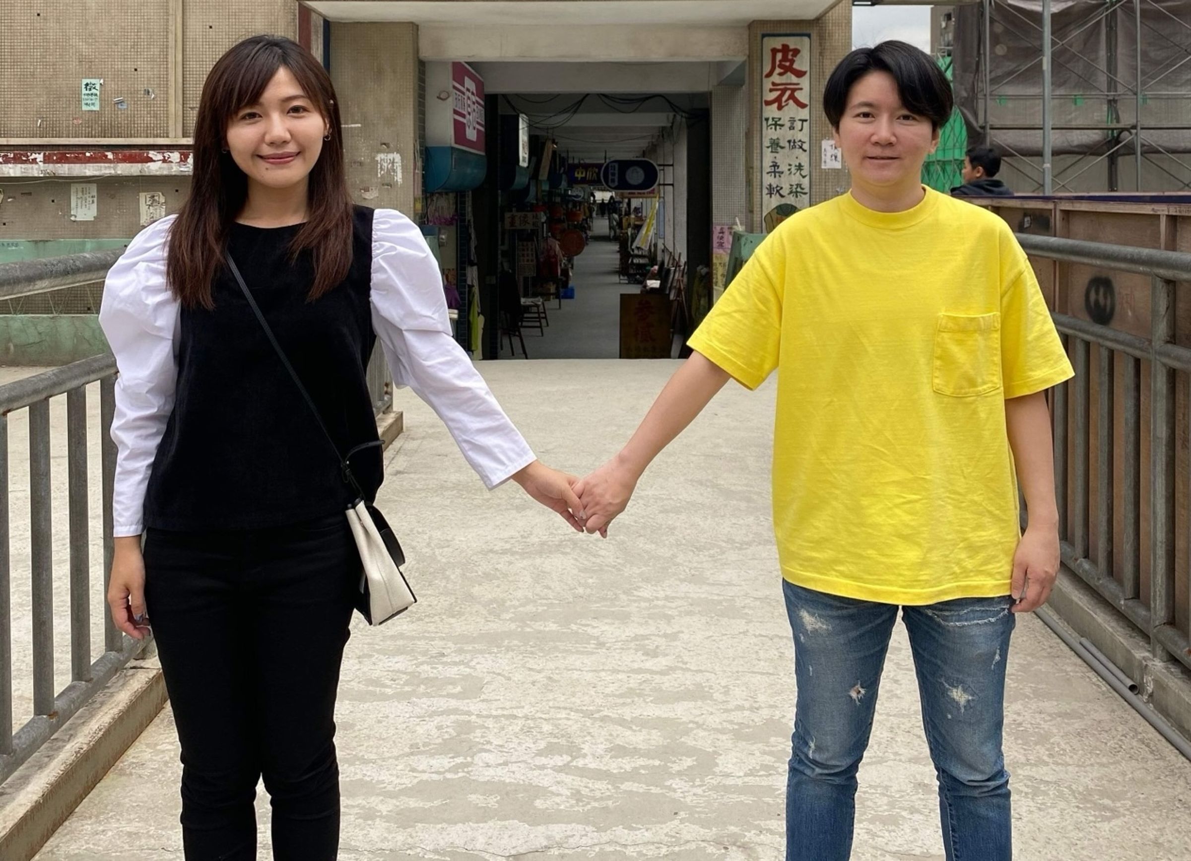 許家蓓罹患子宮內膜癌病逝,「伴侶」吳沛憶今公開2人牽手合照。(翻攝自吳沛憶Threads)