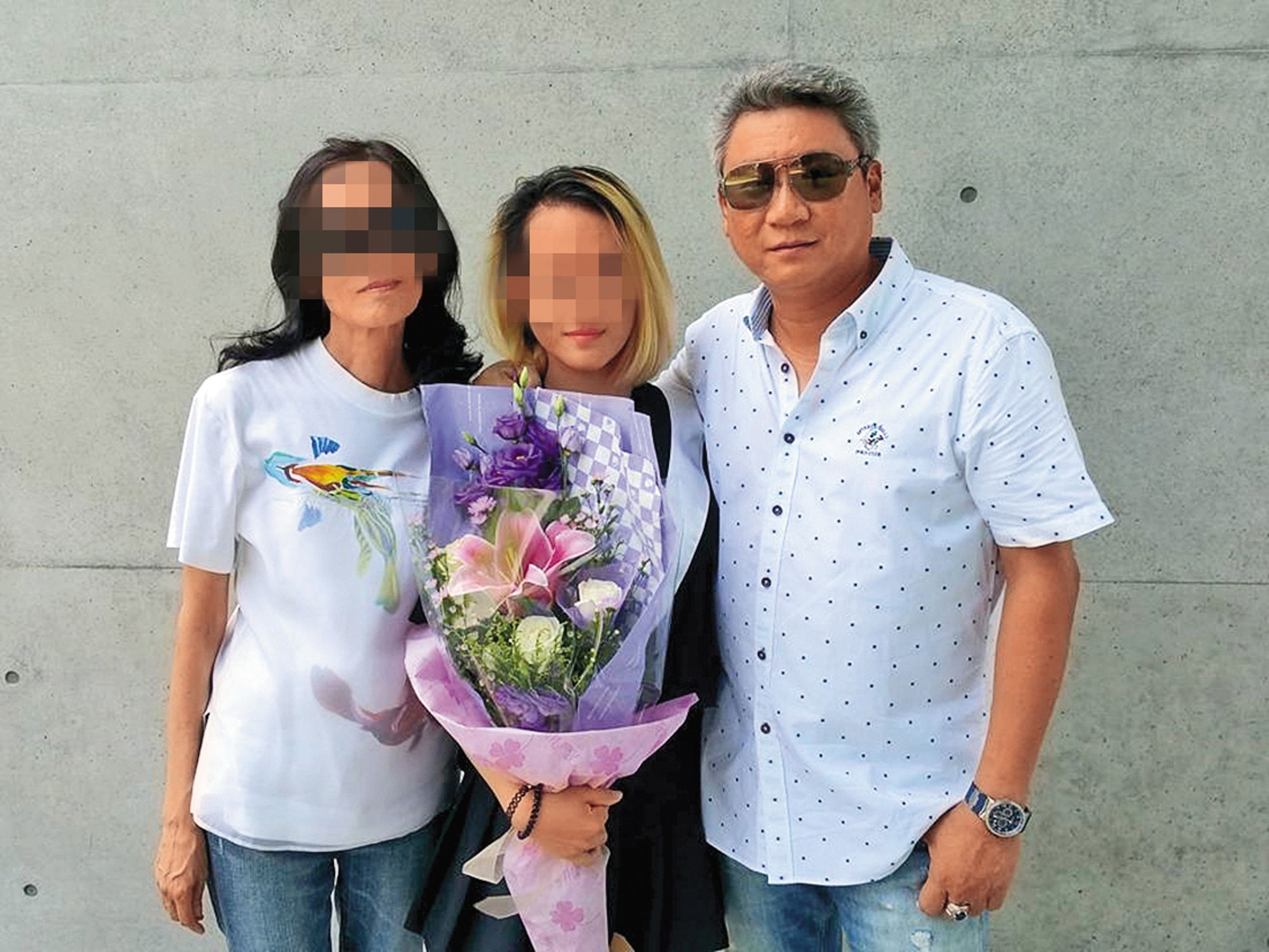 向孝維（右）和原配夏女（左）所生的女兒（中）常常吵架，弟媳曾聽到父女互罵對方。（翻攝自向孝維臉書）