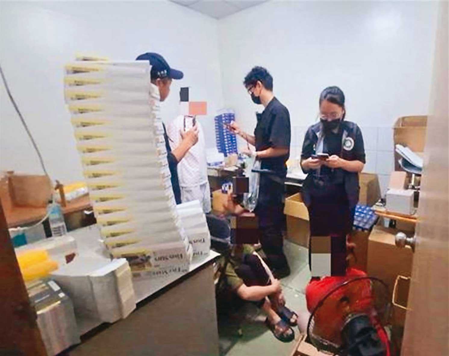 為避免查緝相關法規漏洞，財政著手進行《檢舉或查獲違規菸酒獎勵辦法》修正草案。（彰化專勤隊提供）