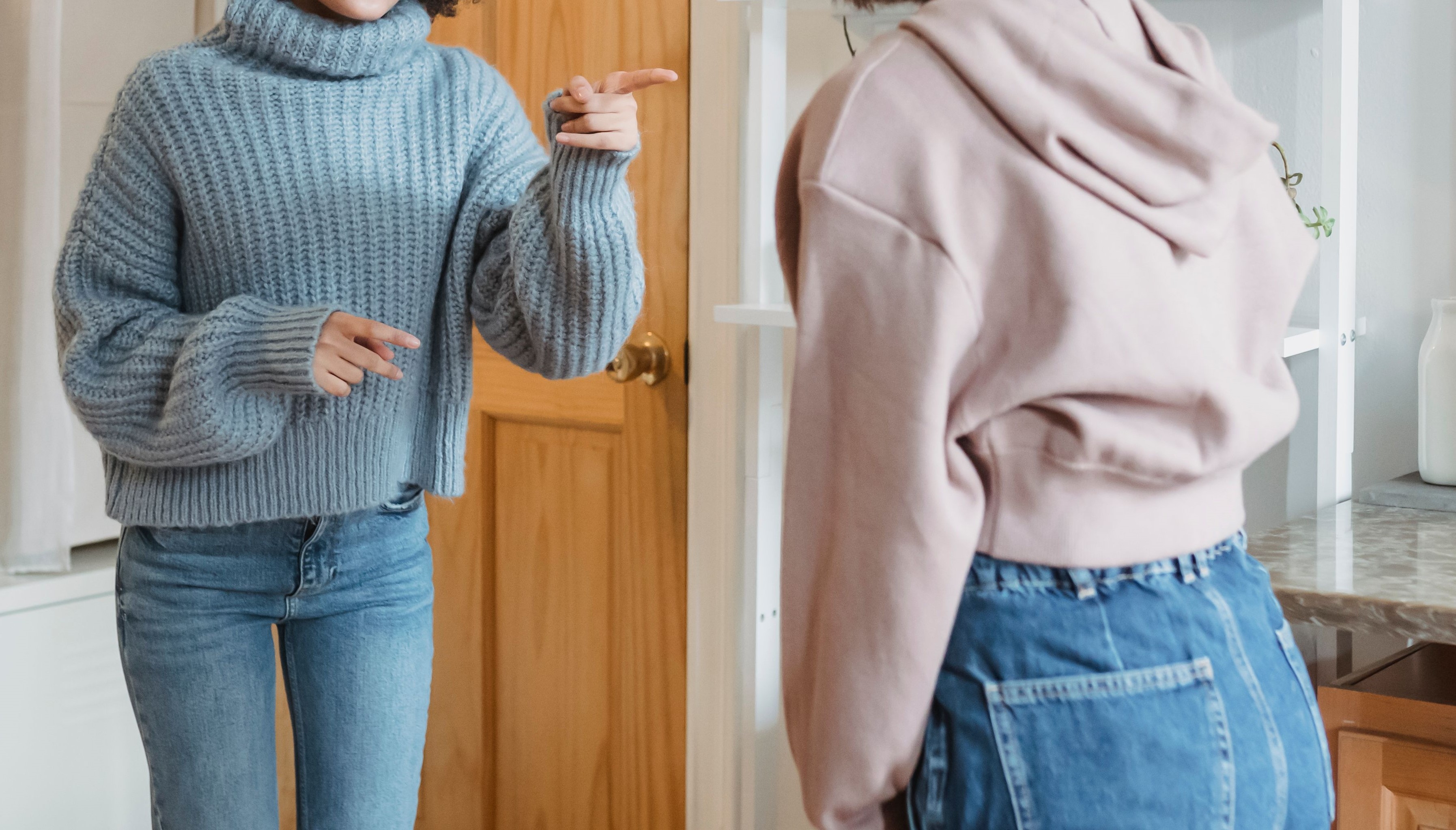 街上偶遇前媳婦沒打招呼!公婆怒罵「太目中無人」 網一面倒酸:是要問候你祖宗十八代嗎