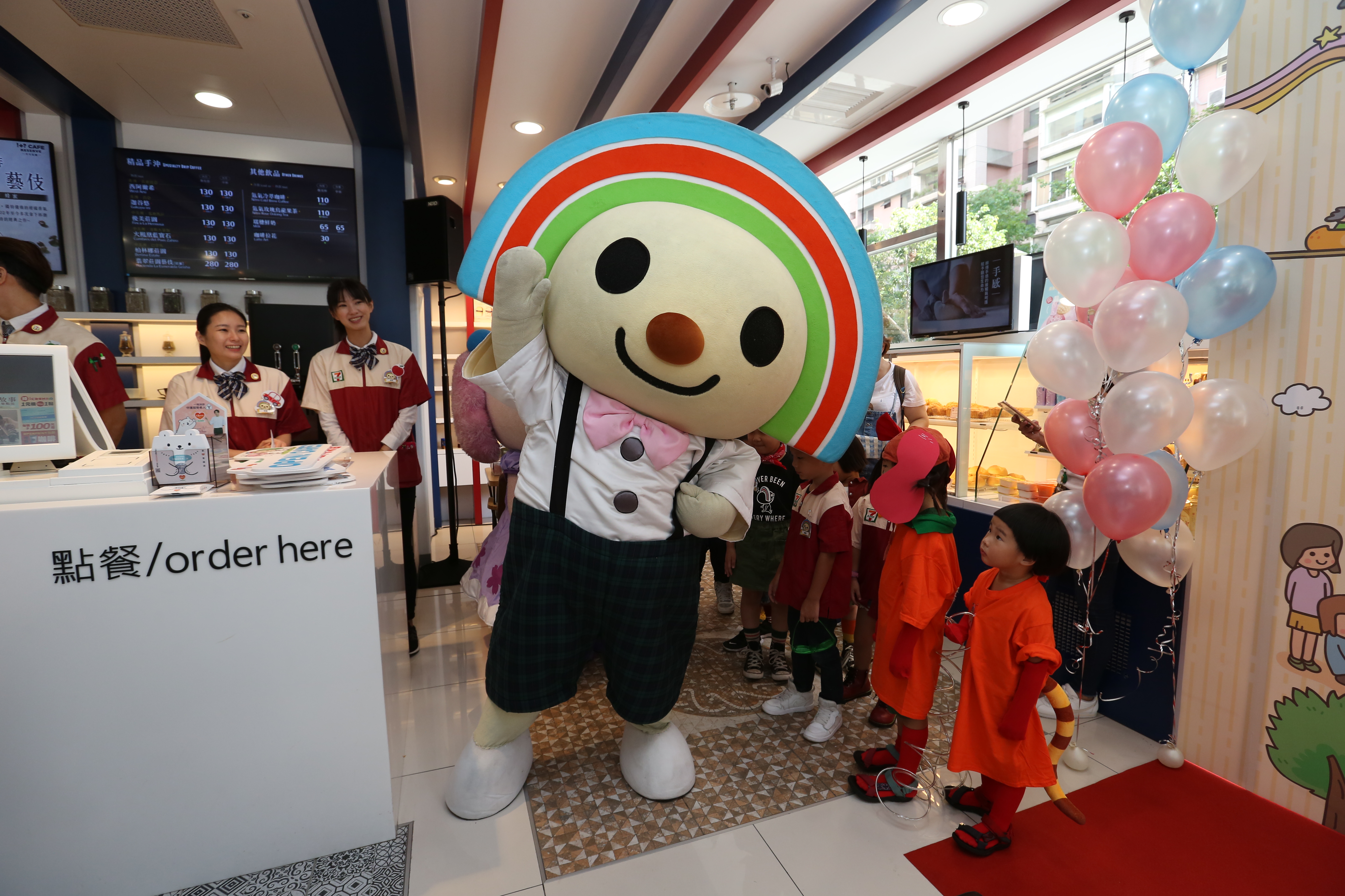 有住在台灣的日籍網友分享台灣超商攻略,其中直言7-11的吉祥物「OPEN醬」是狗,讓不少台人直呼「連我都不知道!」(本刊資料照)