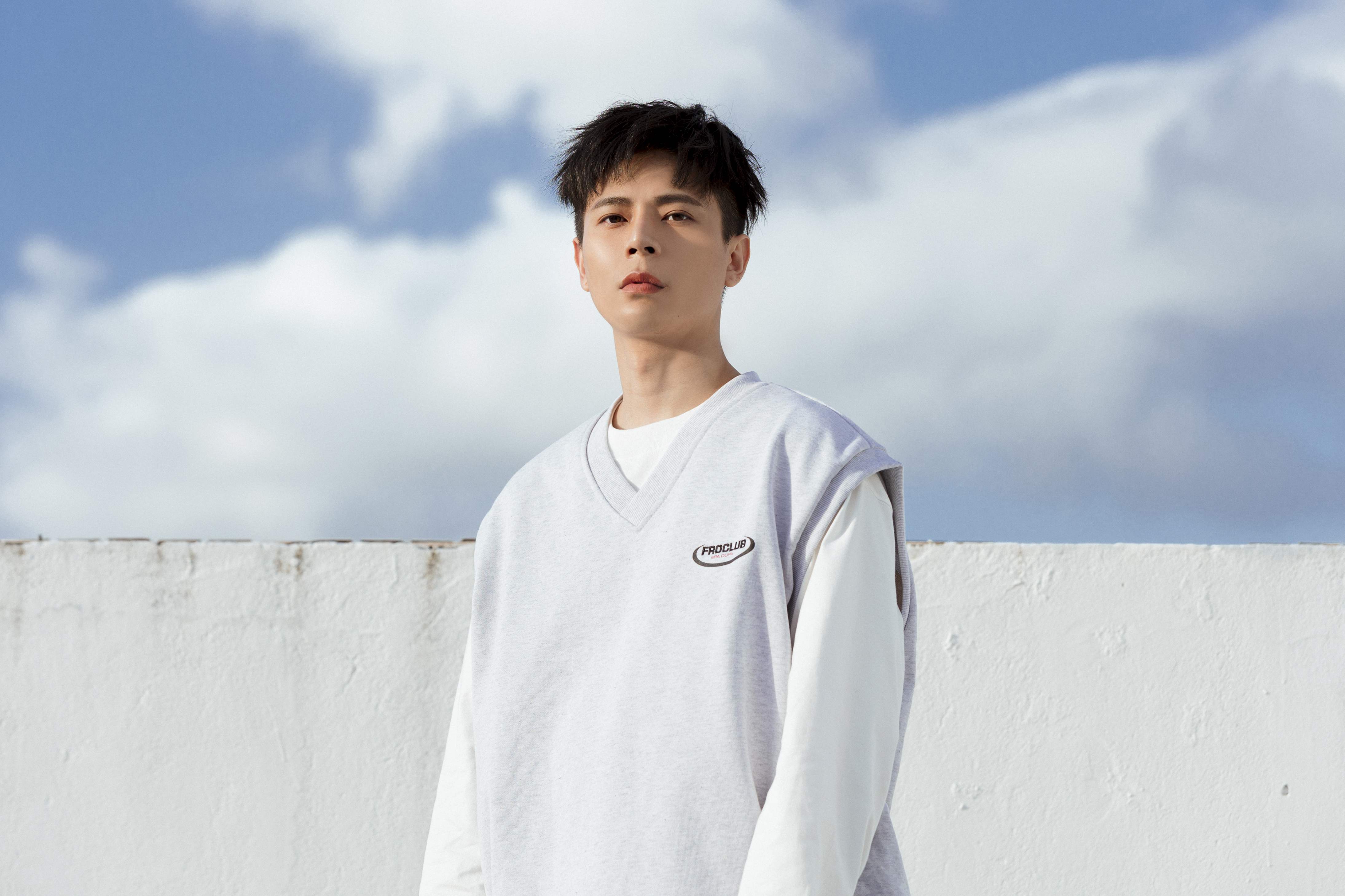 柯朋宇推出剪輯版MV。（光與澈音樂提供）