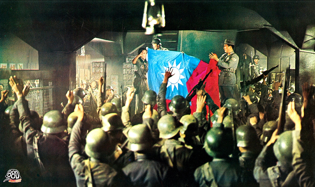 《八百壯士》以抗戰初期淞滬戰役，孤軍死守四行倉庫為背景，林青霞飾演英勇渡河送國旗給國軍的女童軍。（桃園電影節提供）